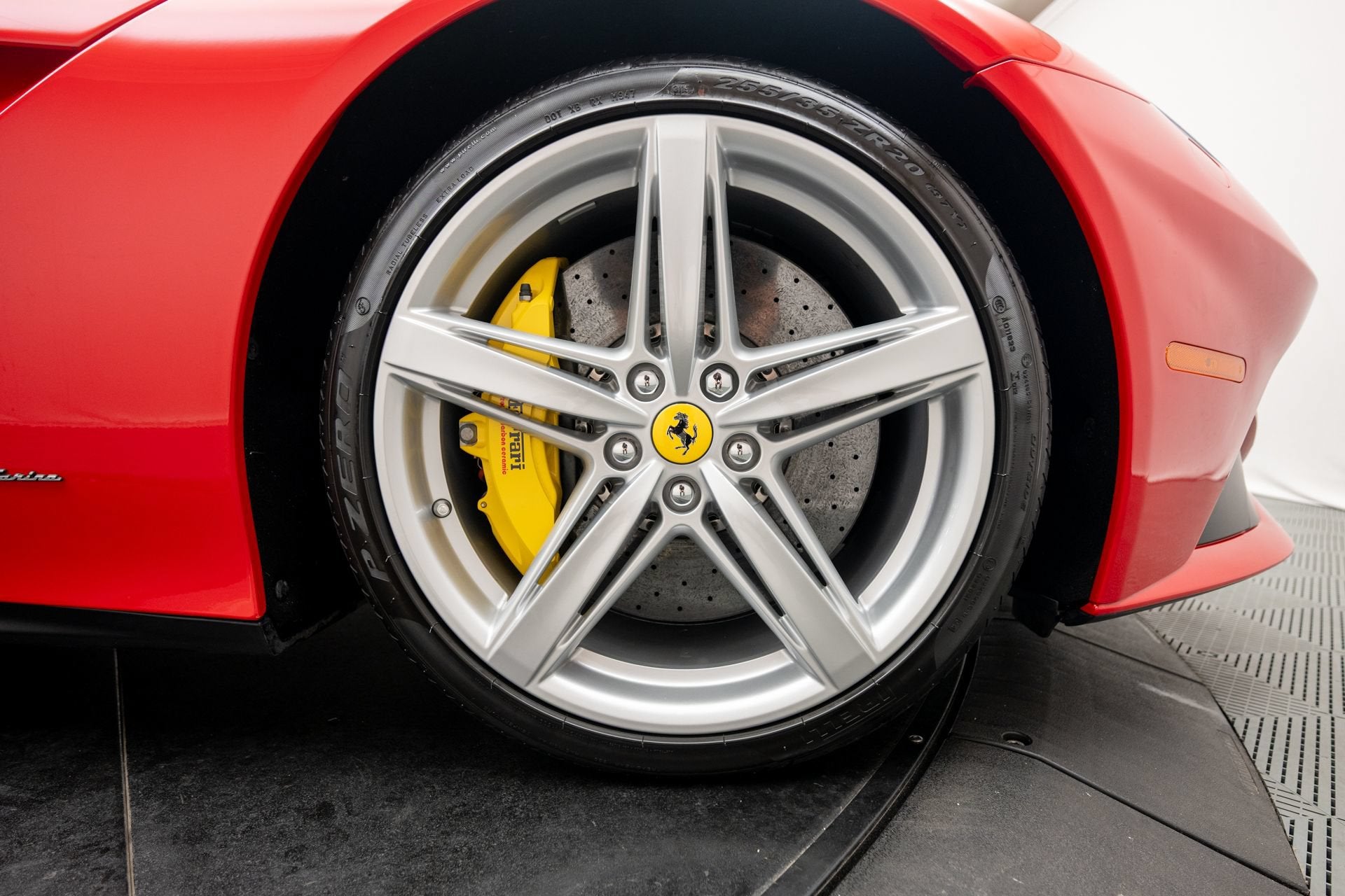 2016 Ferrari F12berlinetta Base - Photo 37