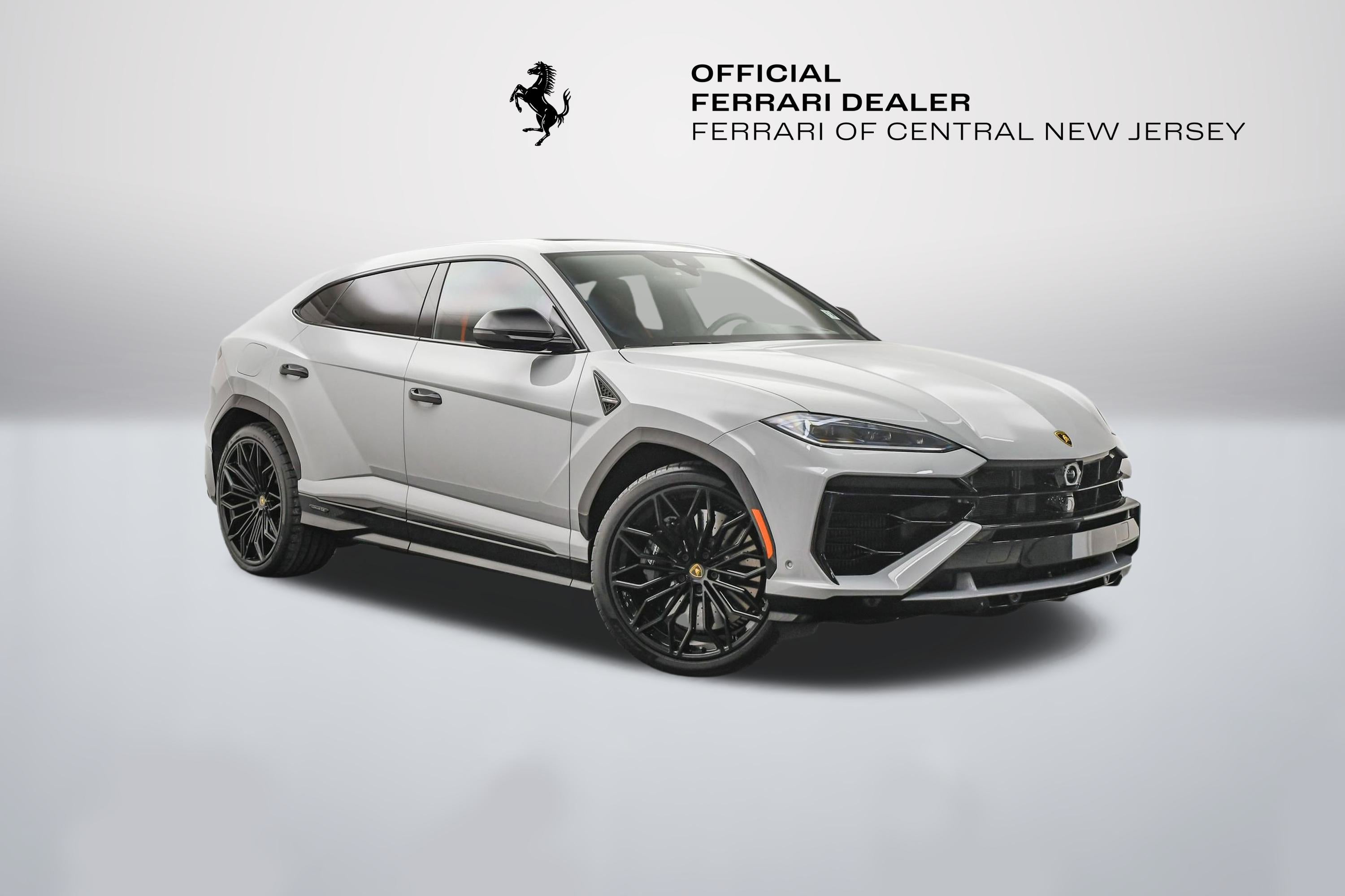 2025 Lamborghini Urus SE's photo