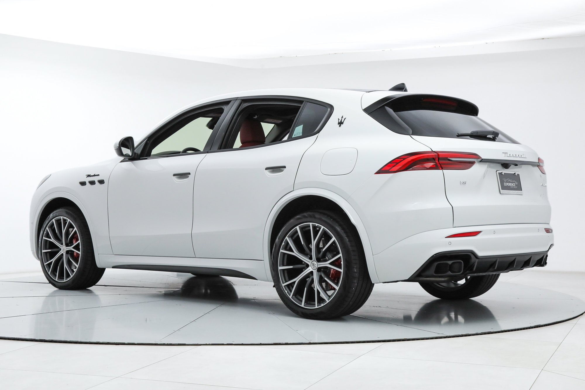 Modena AWD