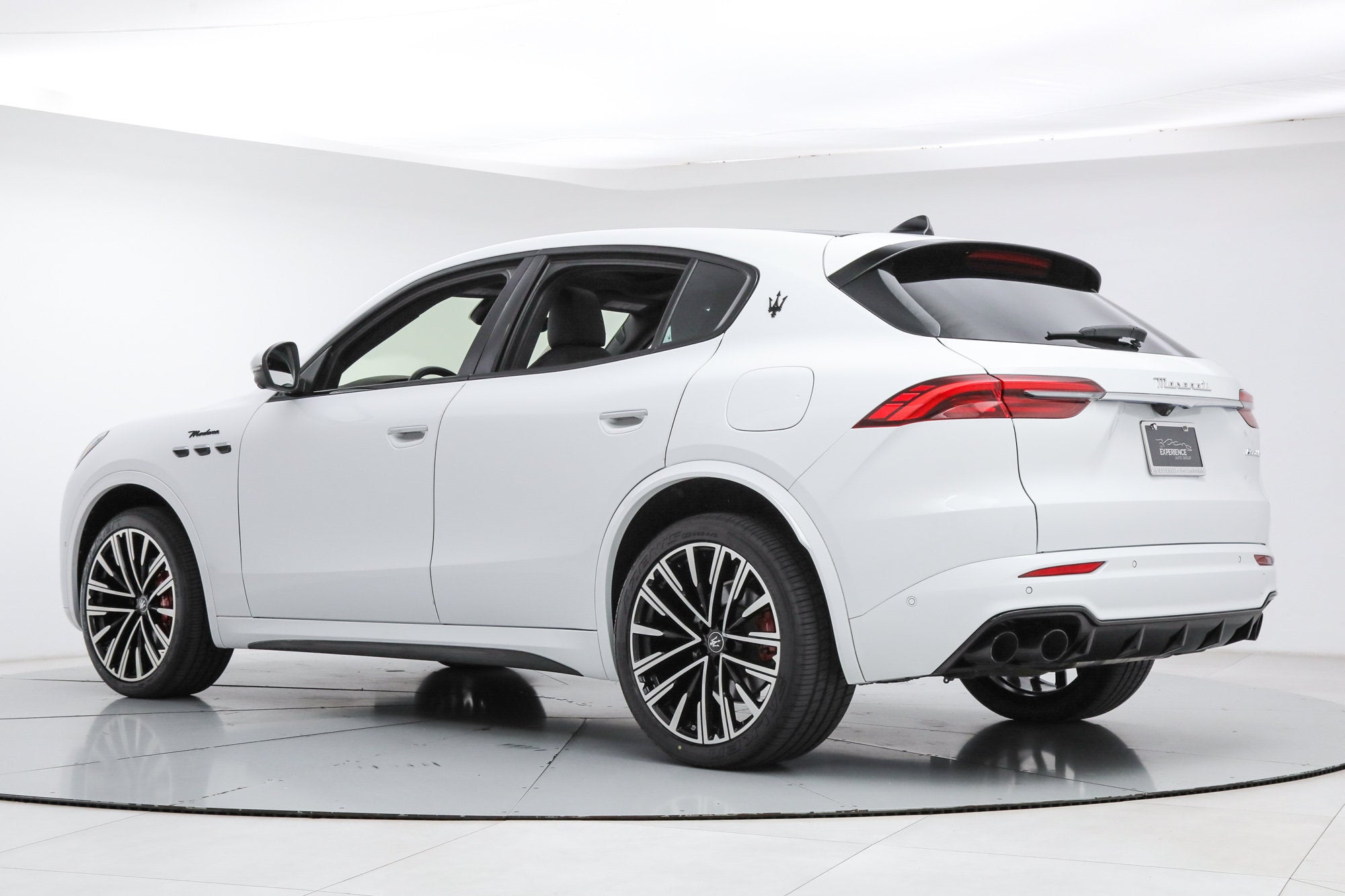 Modena AWD