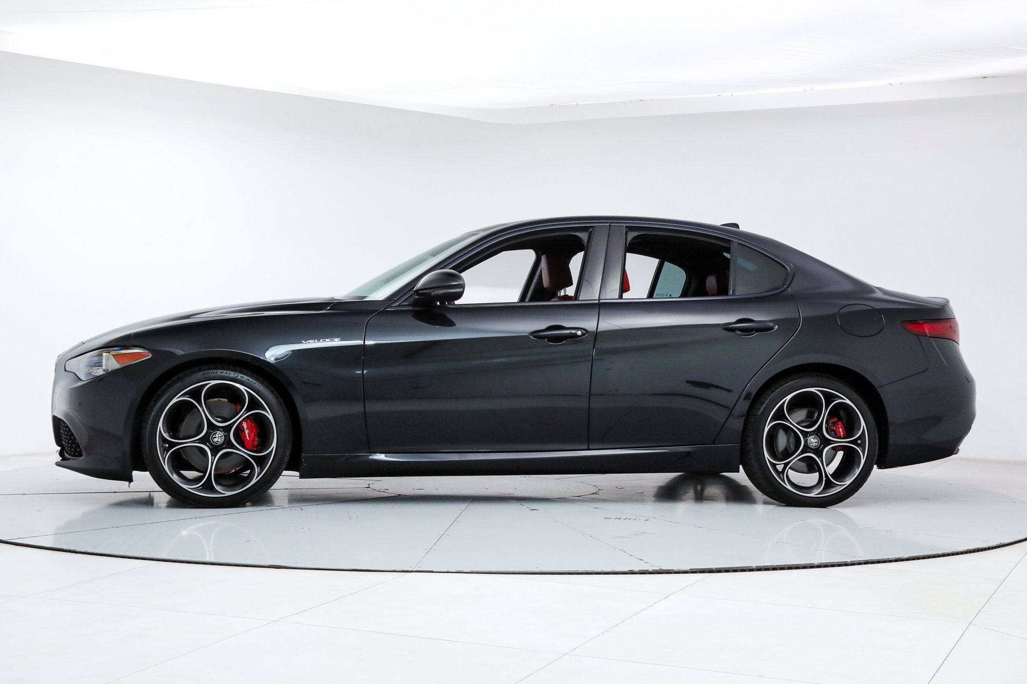 Veloce RWD
