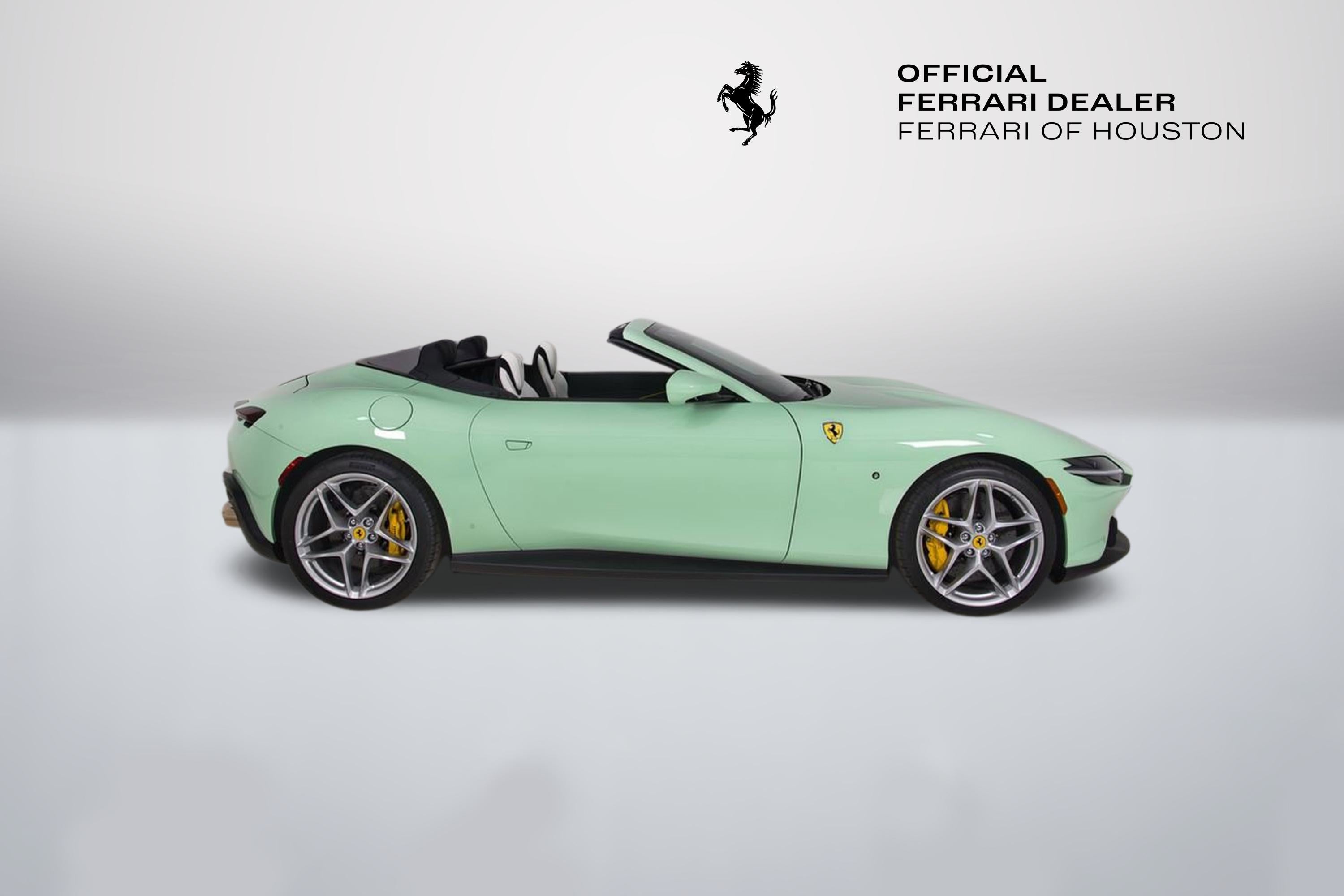 2025 Ferrari Roma Spider photo 3