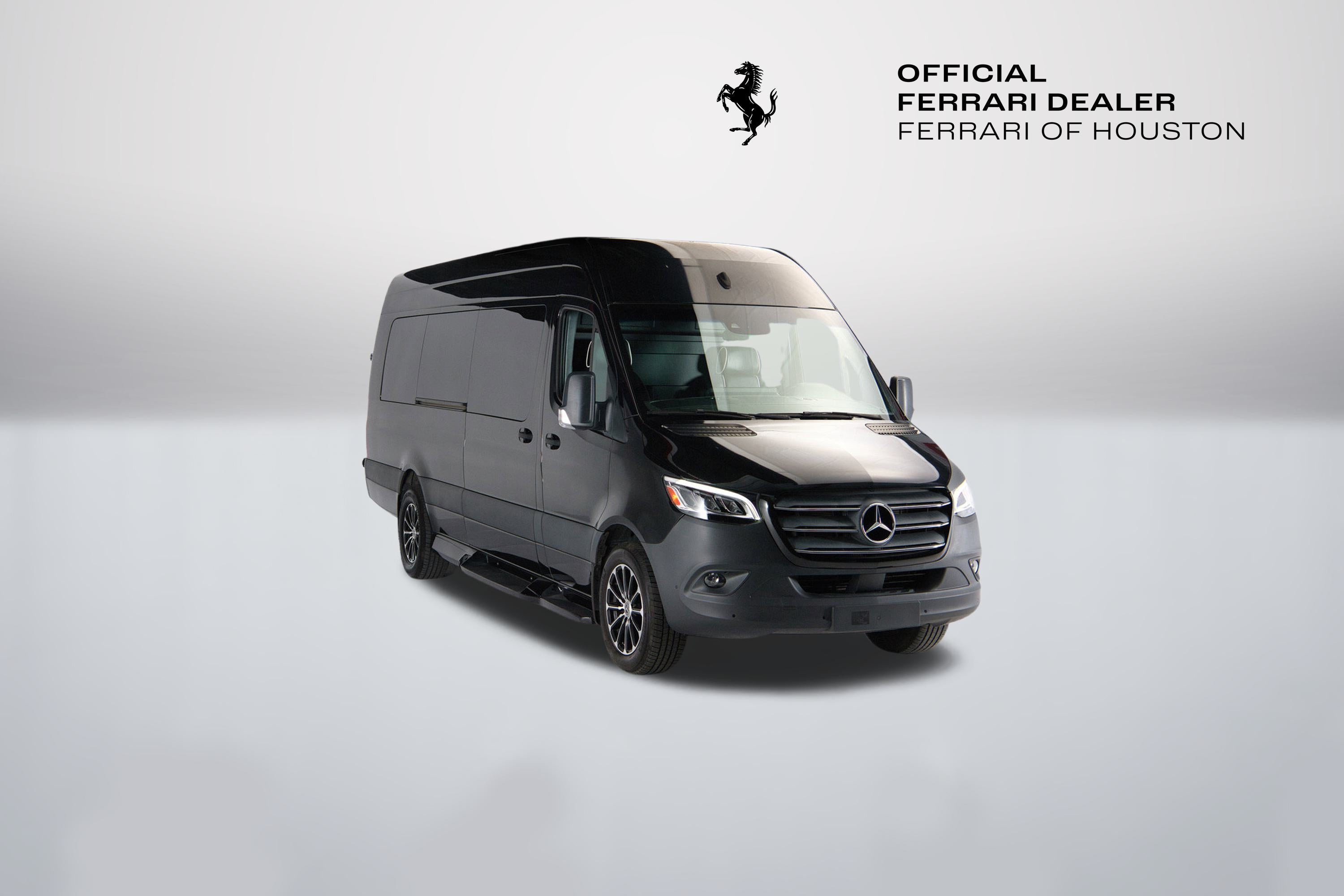 3500XD High Roof V6 170" Extended RWD