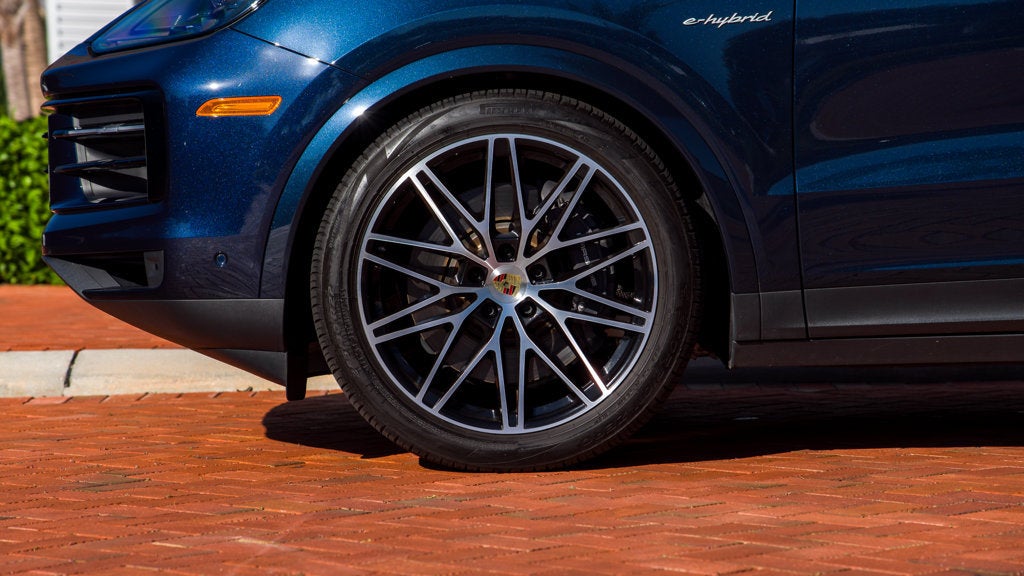 2024 Porsche Cayenne E-Hybrid Coupe