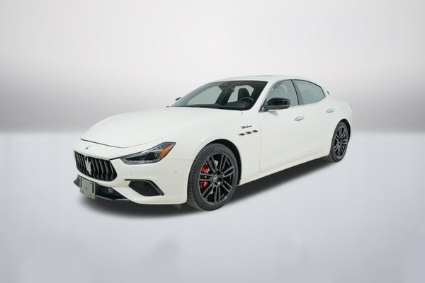 Modena Ultima Q4 AWD