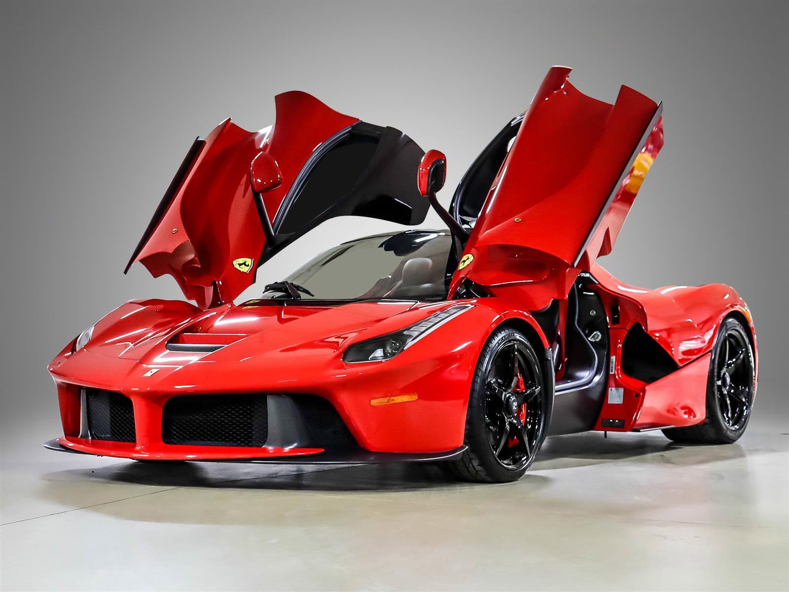 Vaughanで販売中の最寄りのフェラーリ認定中古車LaFerrari | Ferrari.com