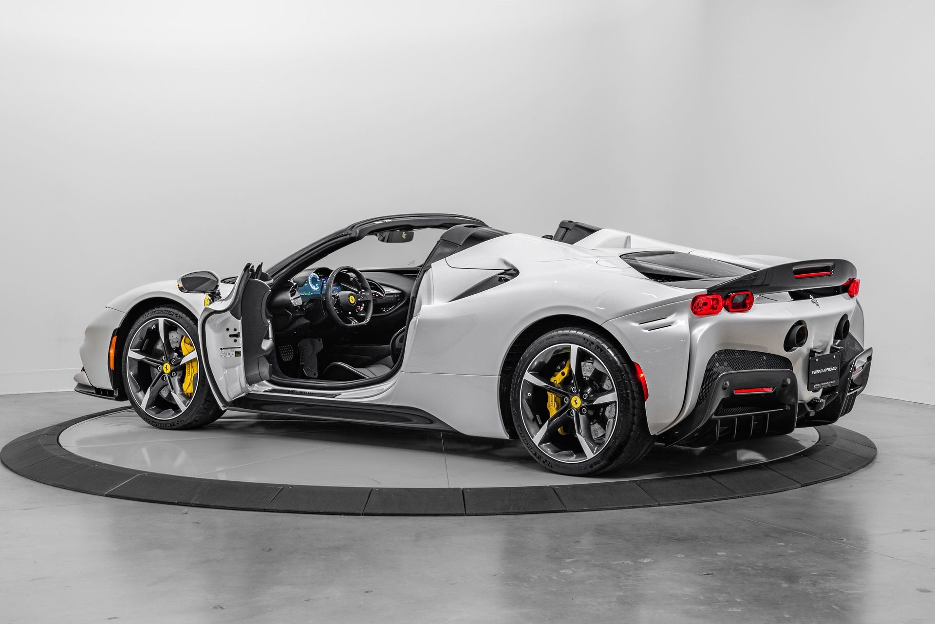 2024 Ferrari SF90 Spider