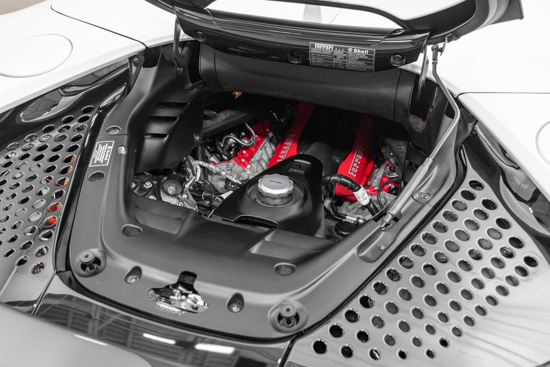 2024 Ferrari SF90 Base - Photo 23