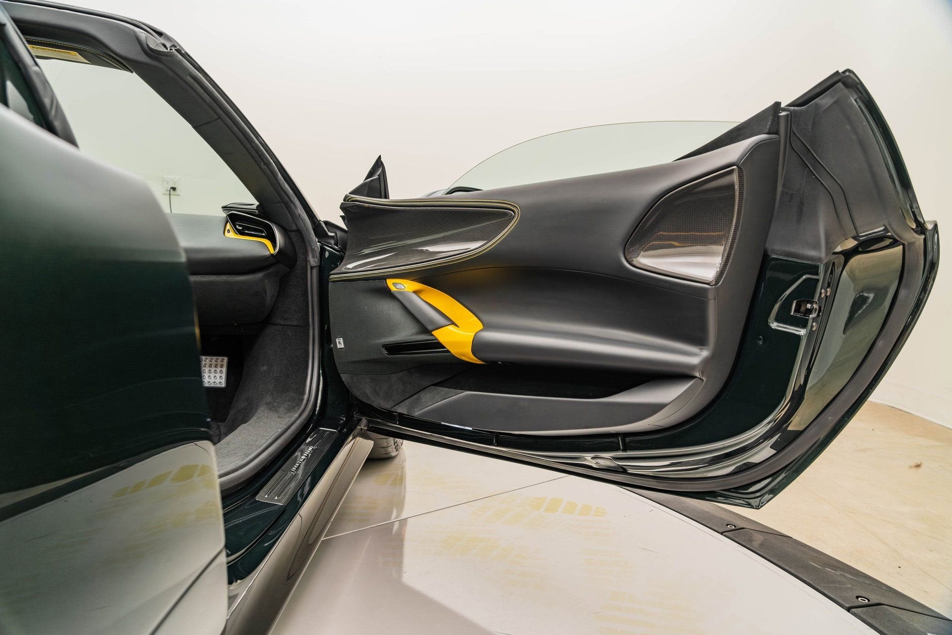 2025 Ferrari SF90 Base - Photo 18