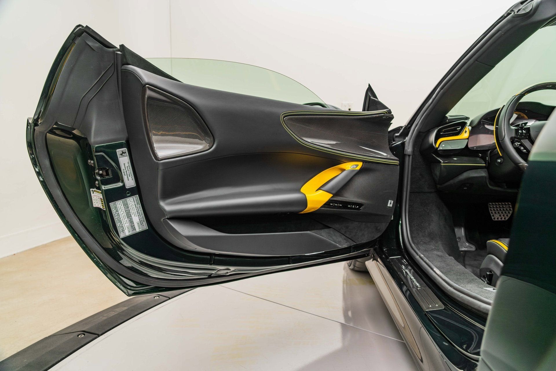 2025 Ferrari SF90 Base - Photo 19