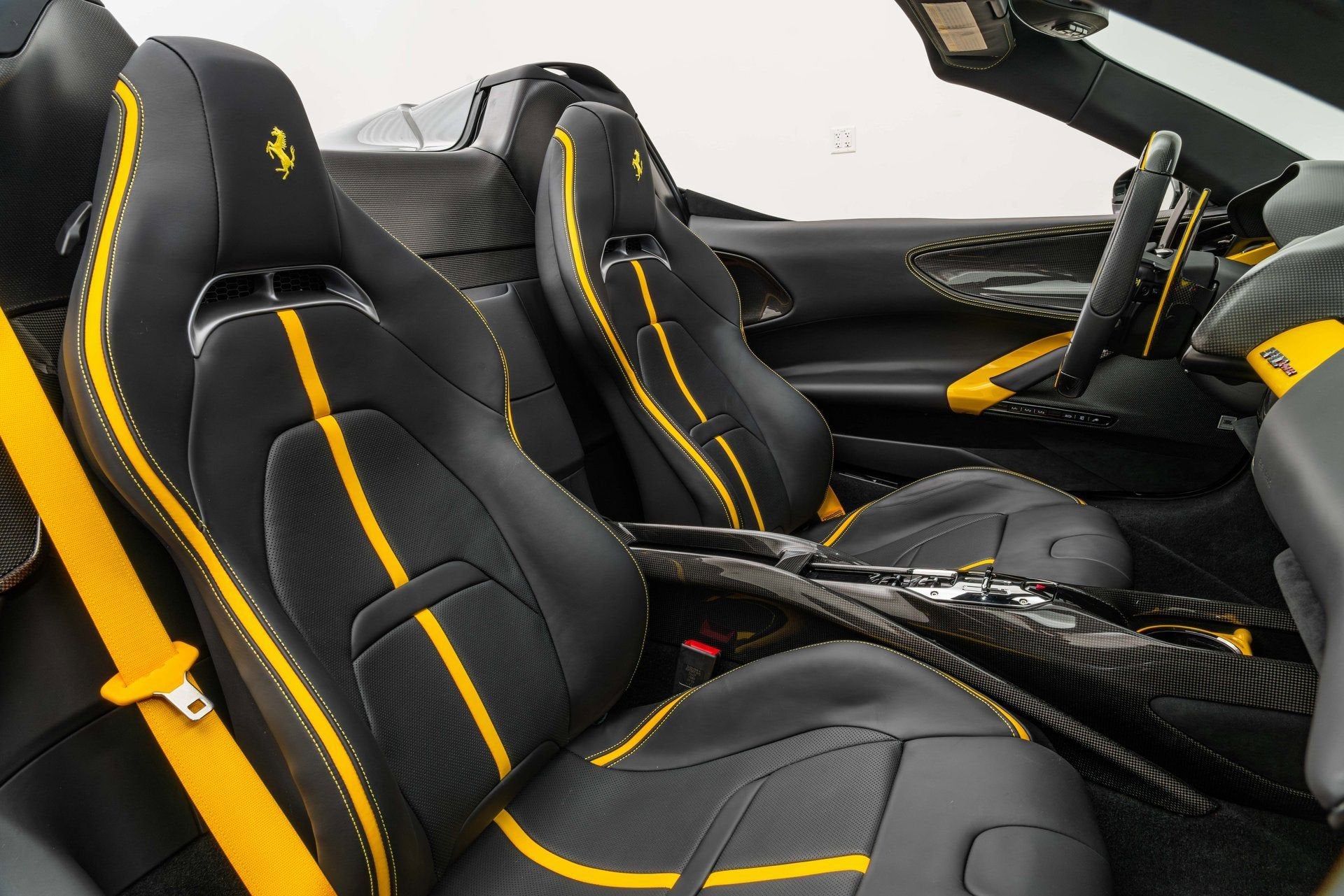 2025 Ferrari SF90 Base - Photo 39