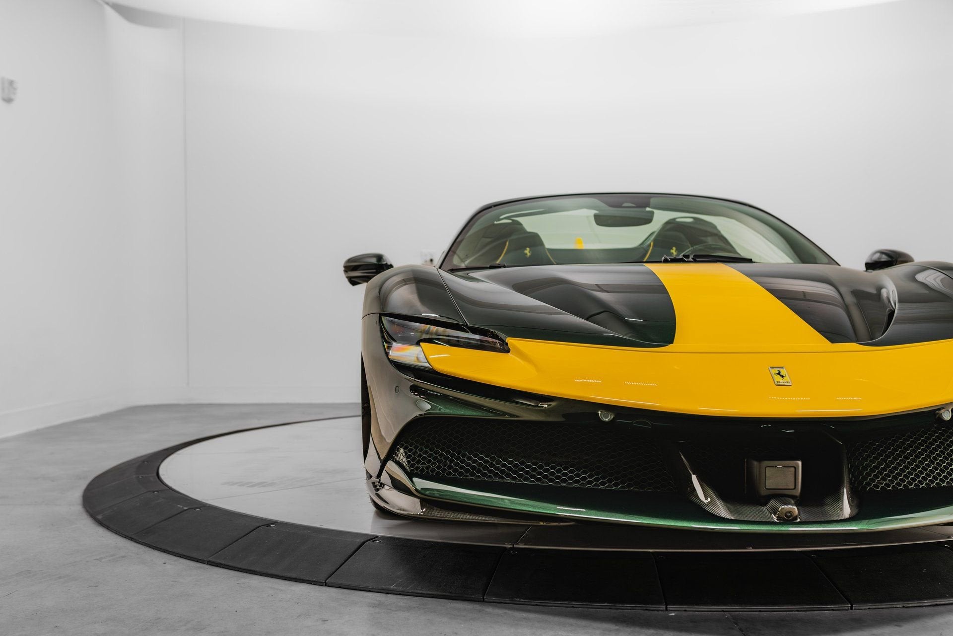 2025 Ferrari SF90 Base - Photo 42