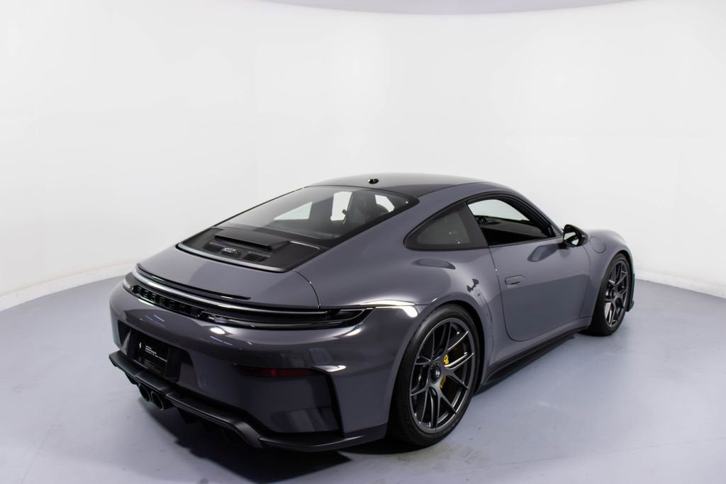 GT3 Coupe w/Touring Package