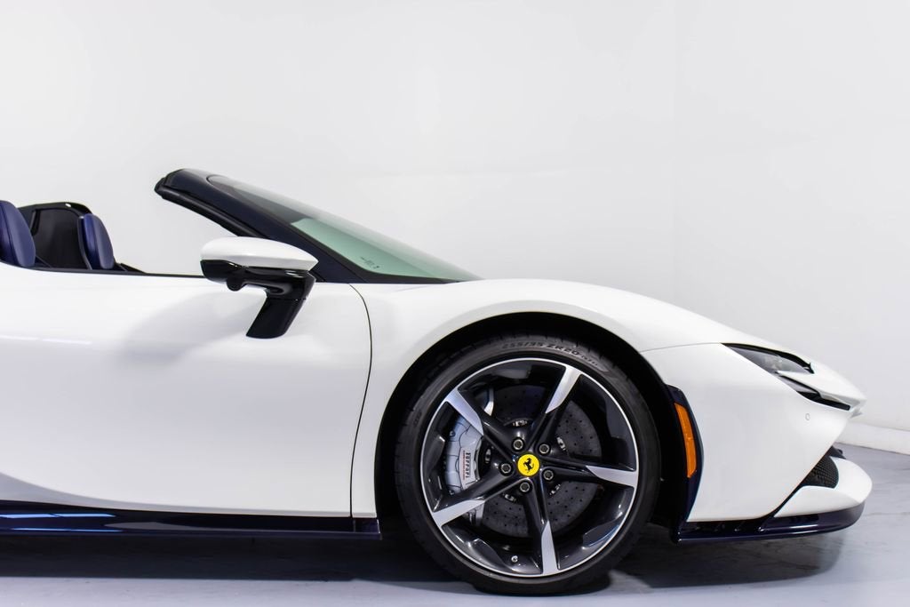 2022 Ferrari SF90 Base - Photo 17