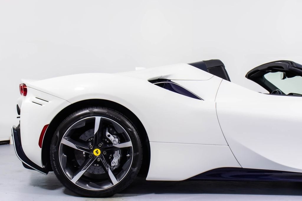 2022 Ferrari SF90 Base - Photo 18