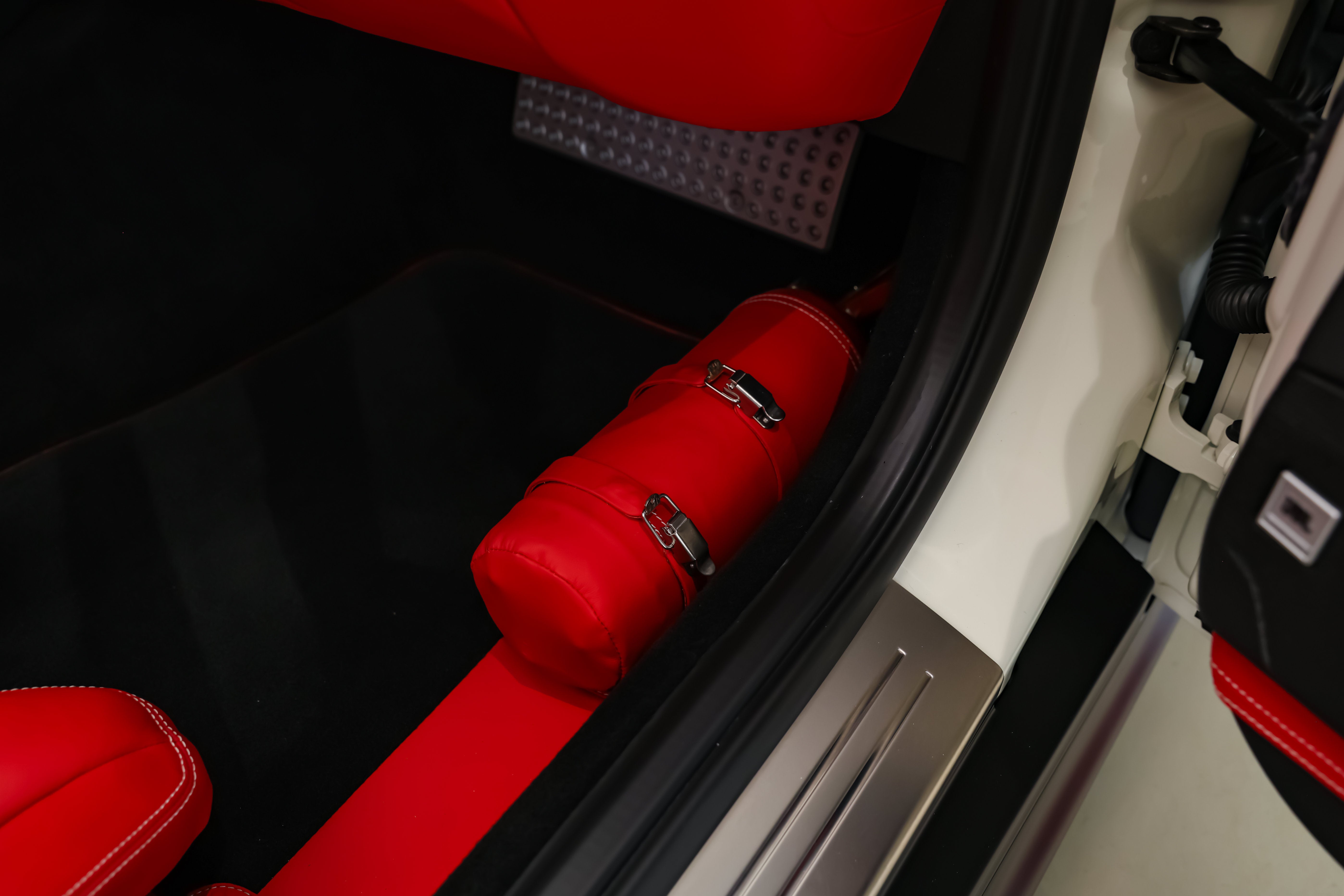 Used 2021 Bianco Avus Ferrari  image 31
