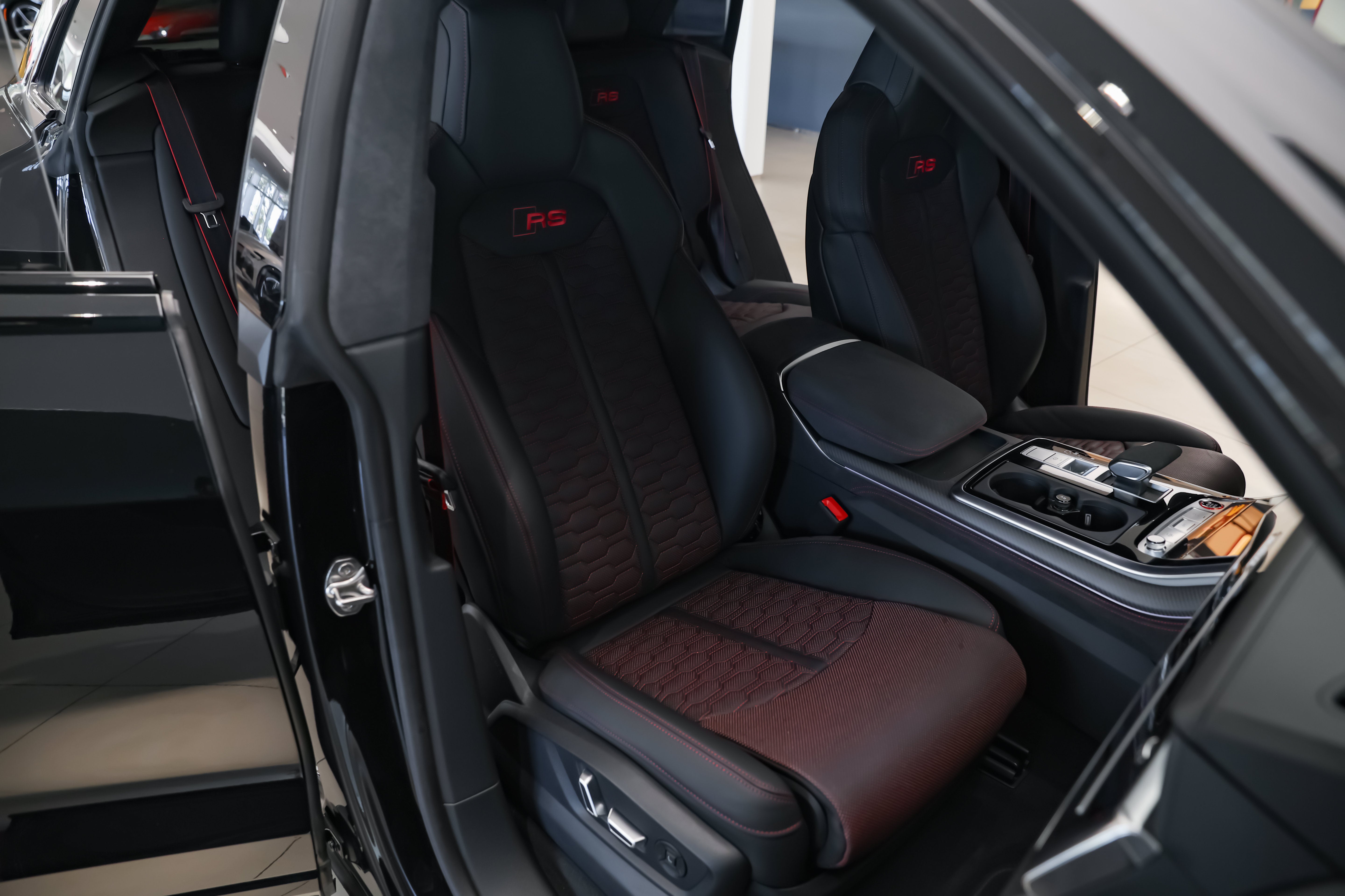 2026 Audi RS Q8 Base - Photo 21