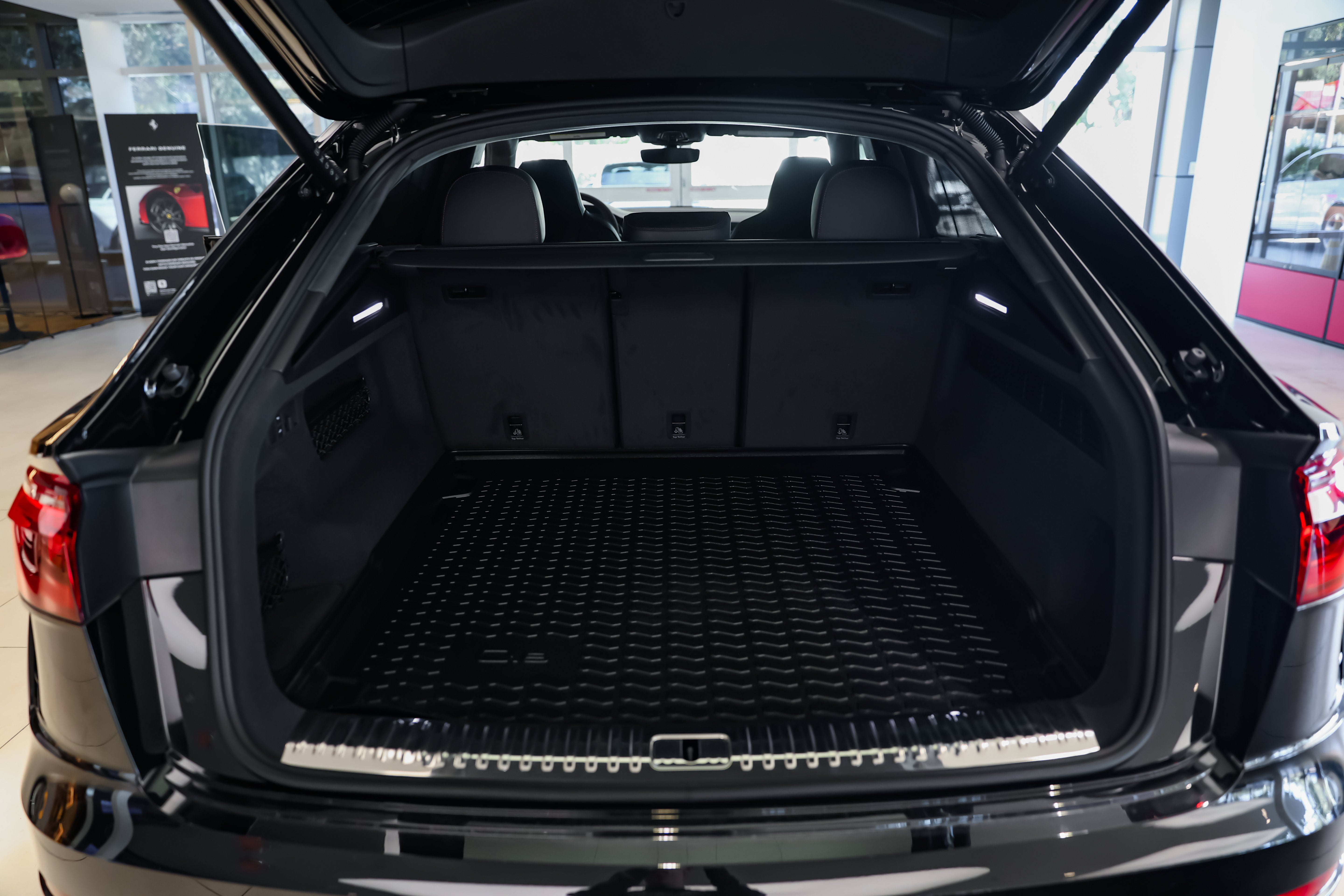2026 Audi RS Q8 Base - Photo 31