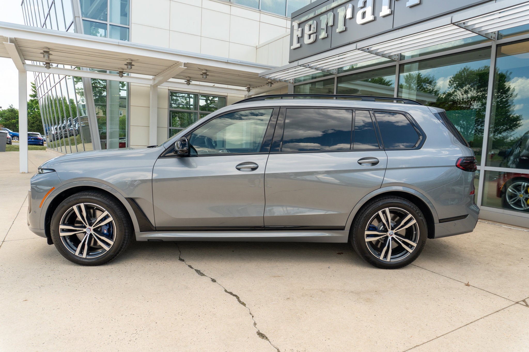 M60i Sports Activity Vehicle
