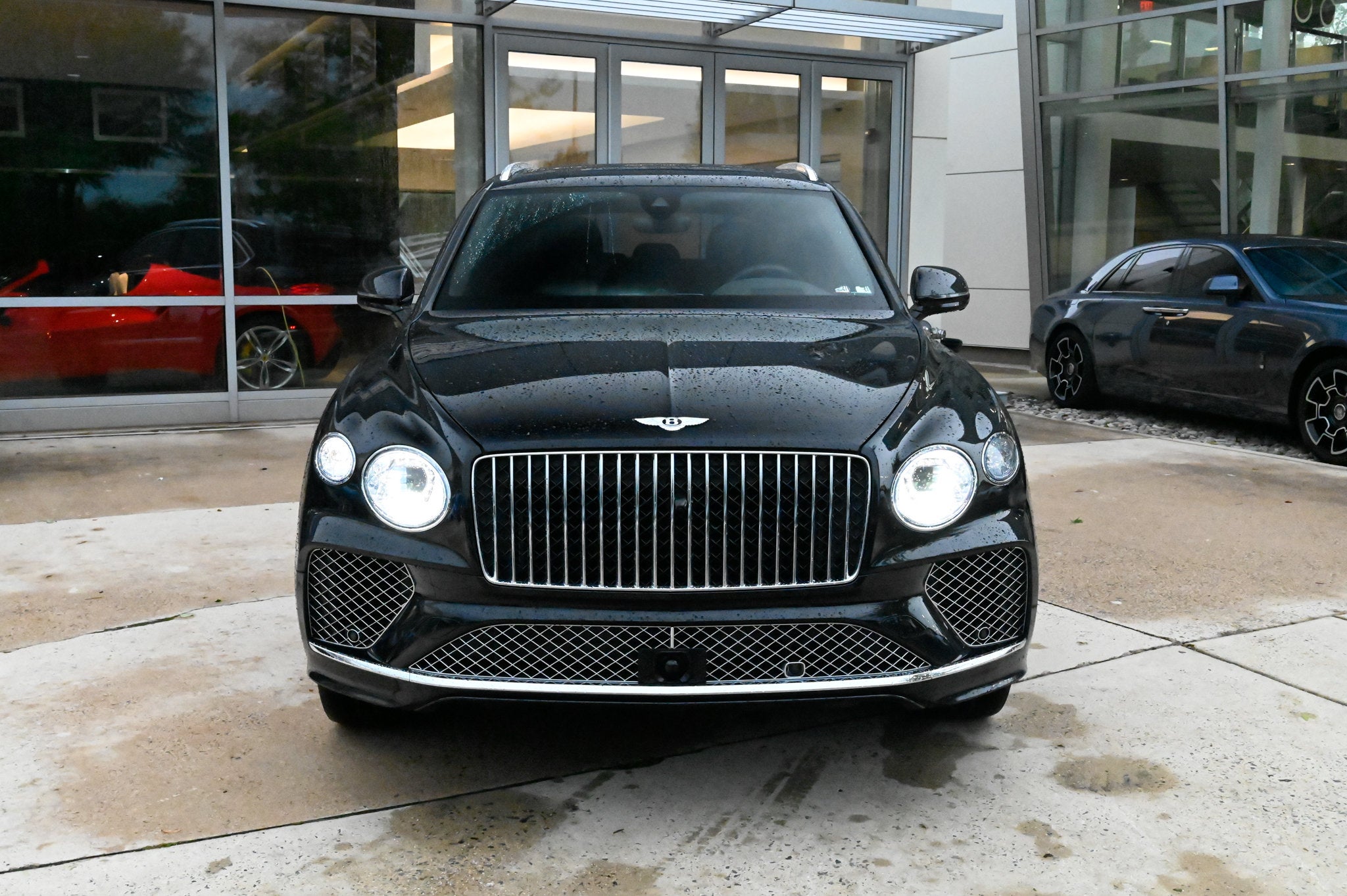 V8 AWD