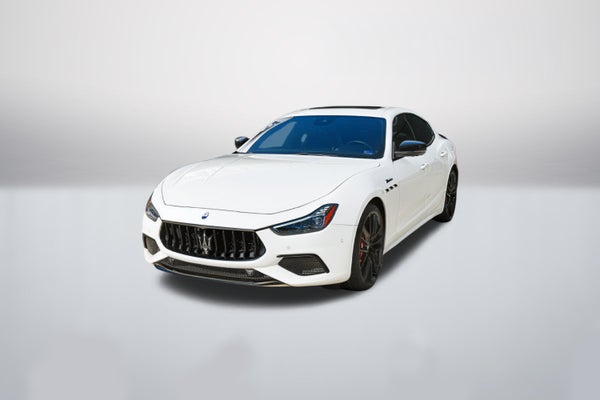 Modena Ultima Q4 AWD