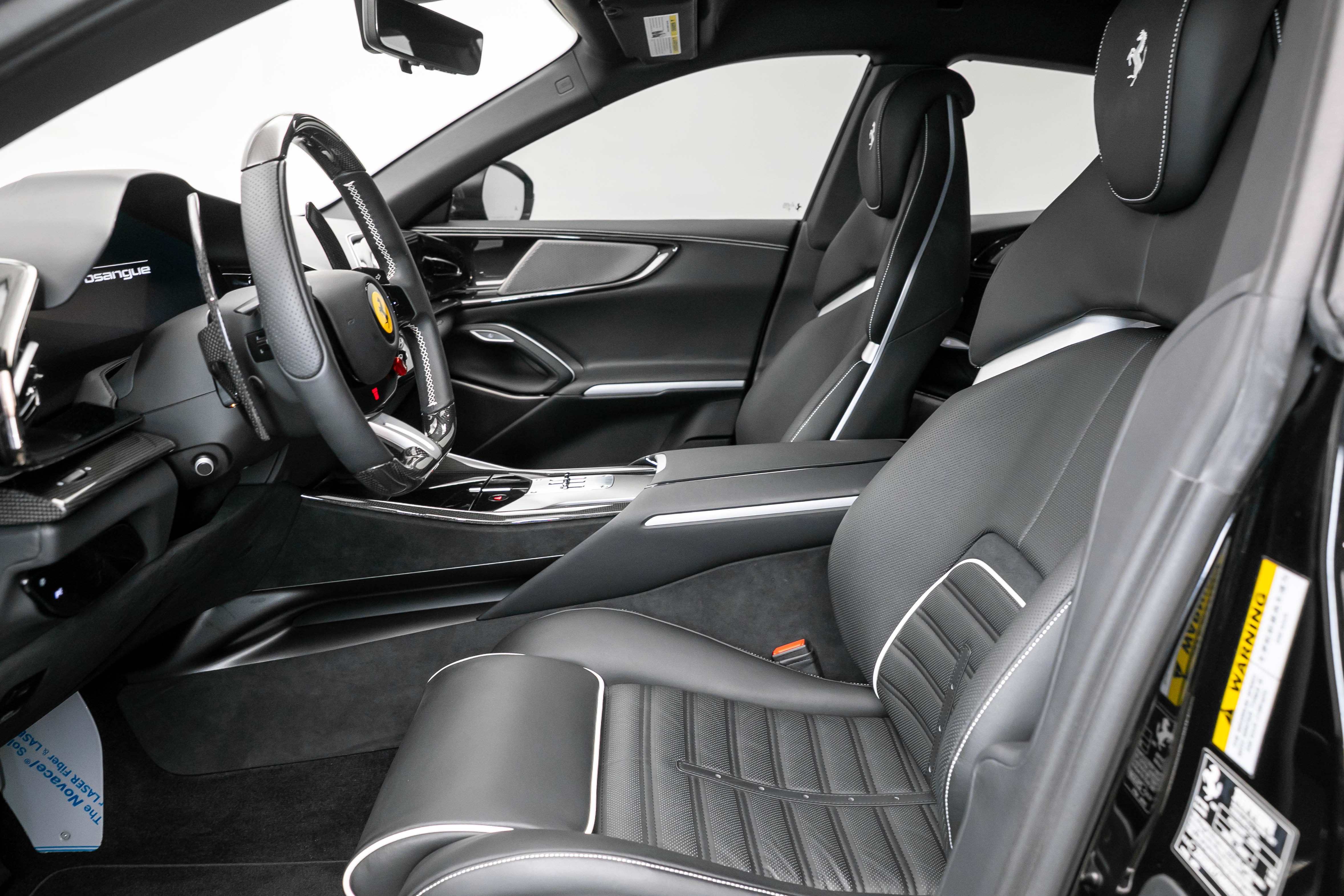 2025 Ferrari Purosangue Base