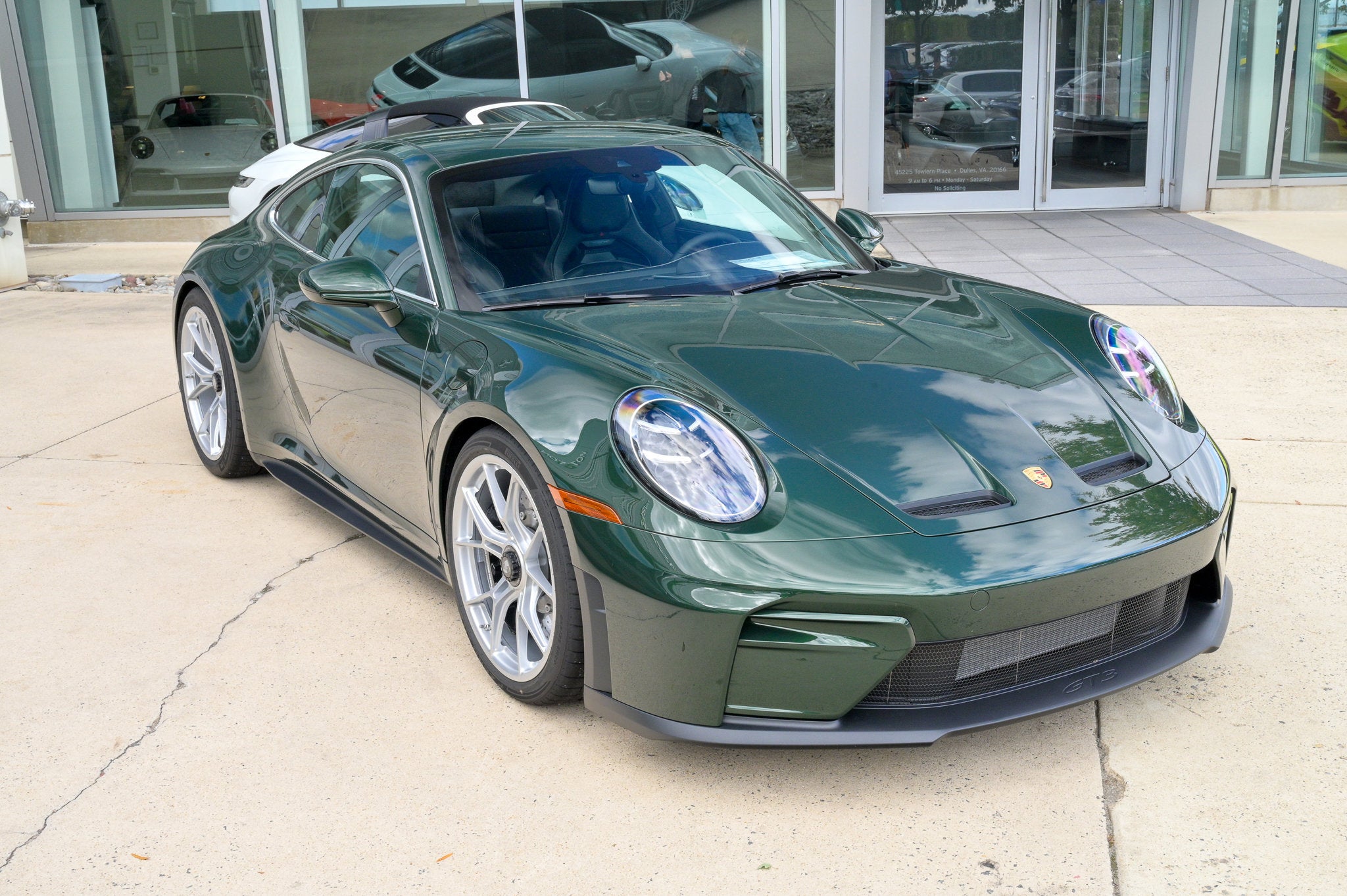 GT3 Coupe w/Touring Package