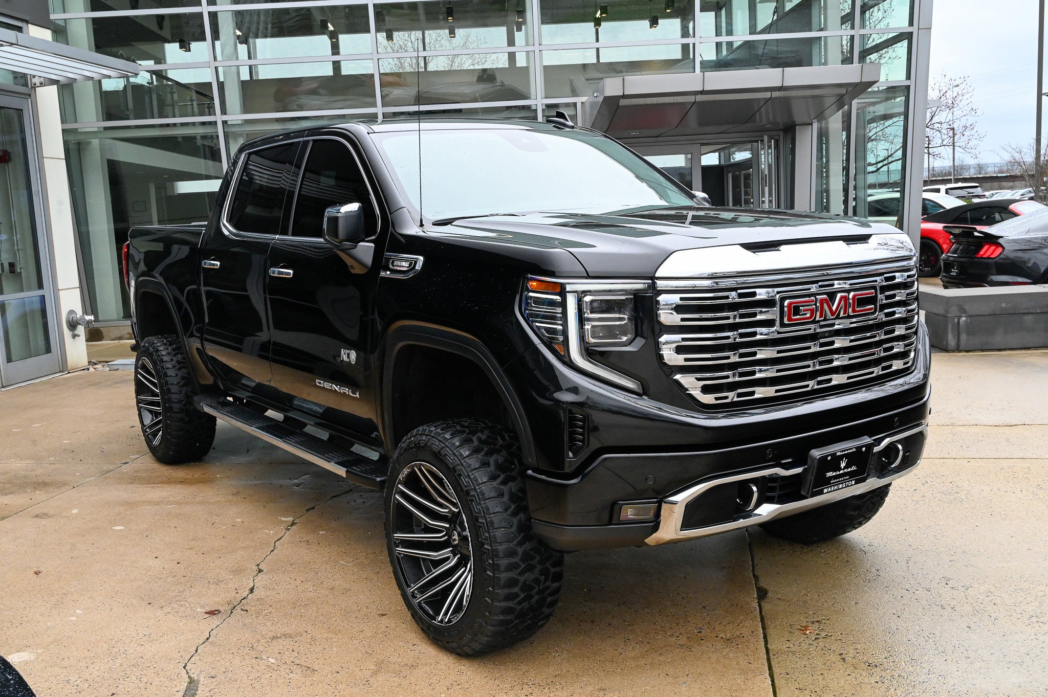 4WD Crew Cab 147" Denali