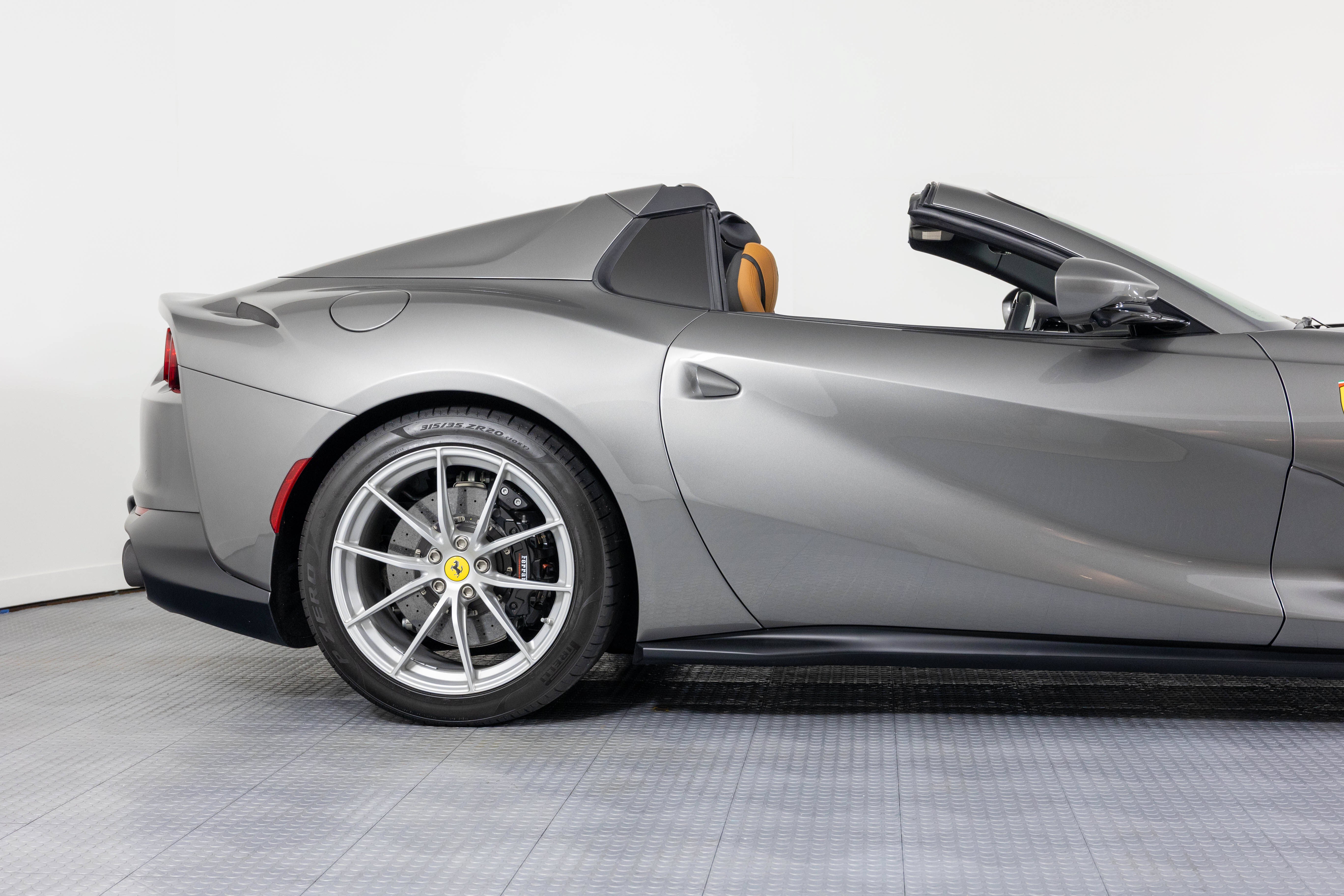 2023 Ferrari 812 GTS Base - Photo 7