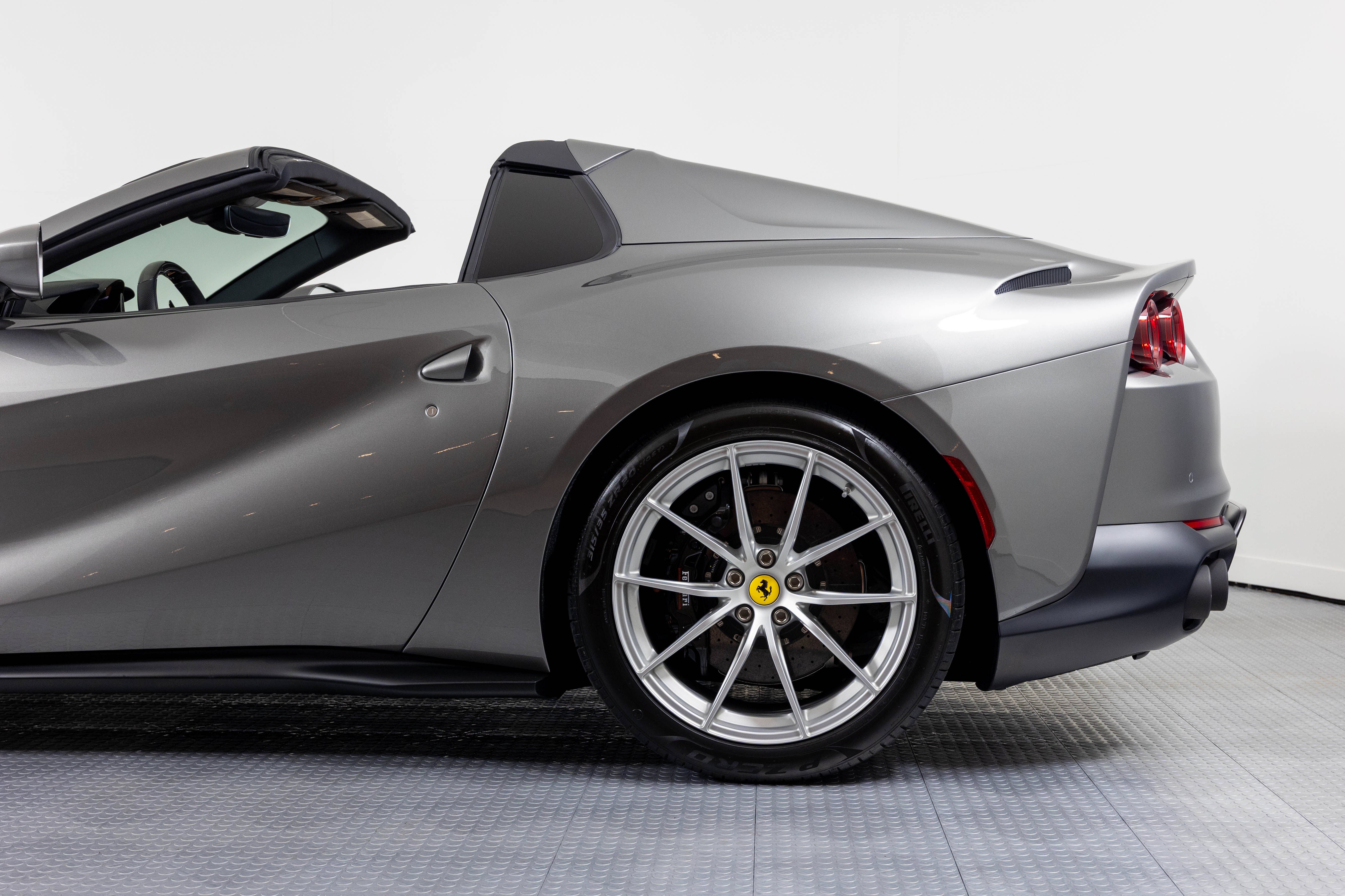 2023 Ferrari 812 GTS Base - Photo 14