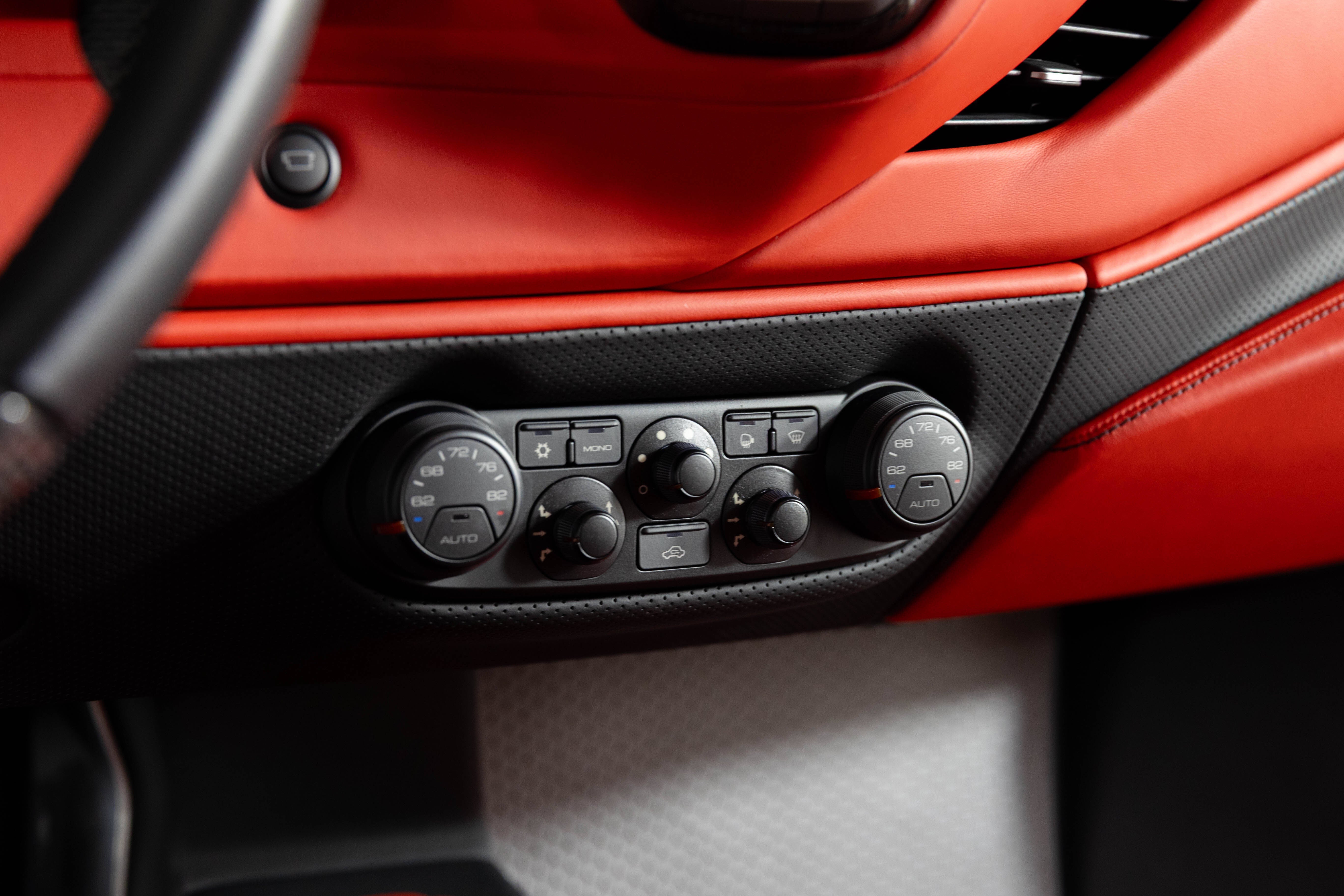 2019 Ferrari 488 Pista Base - Photo 44