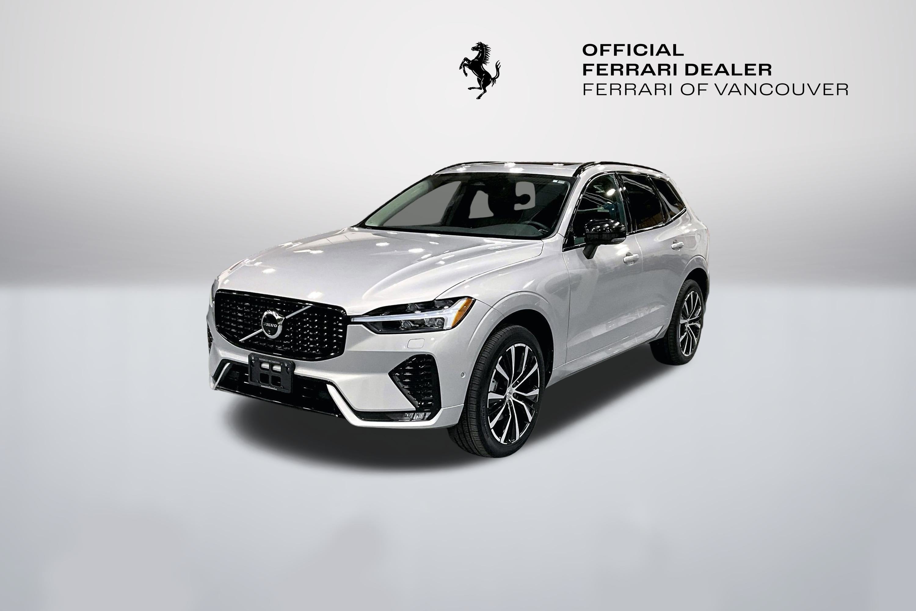 2024 Volvo XC60 B5 AWD Plus Dark Theme