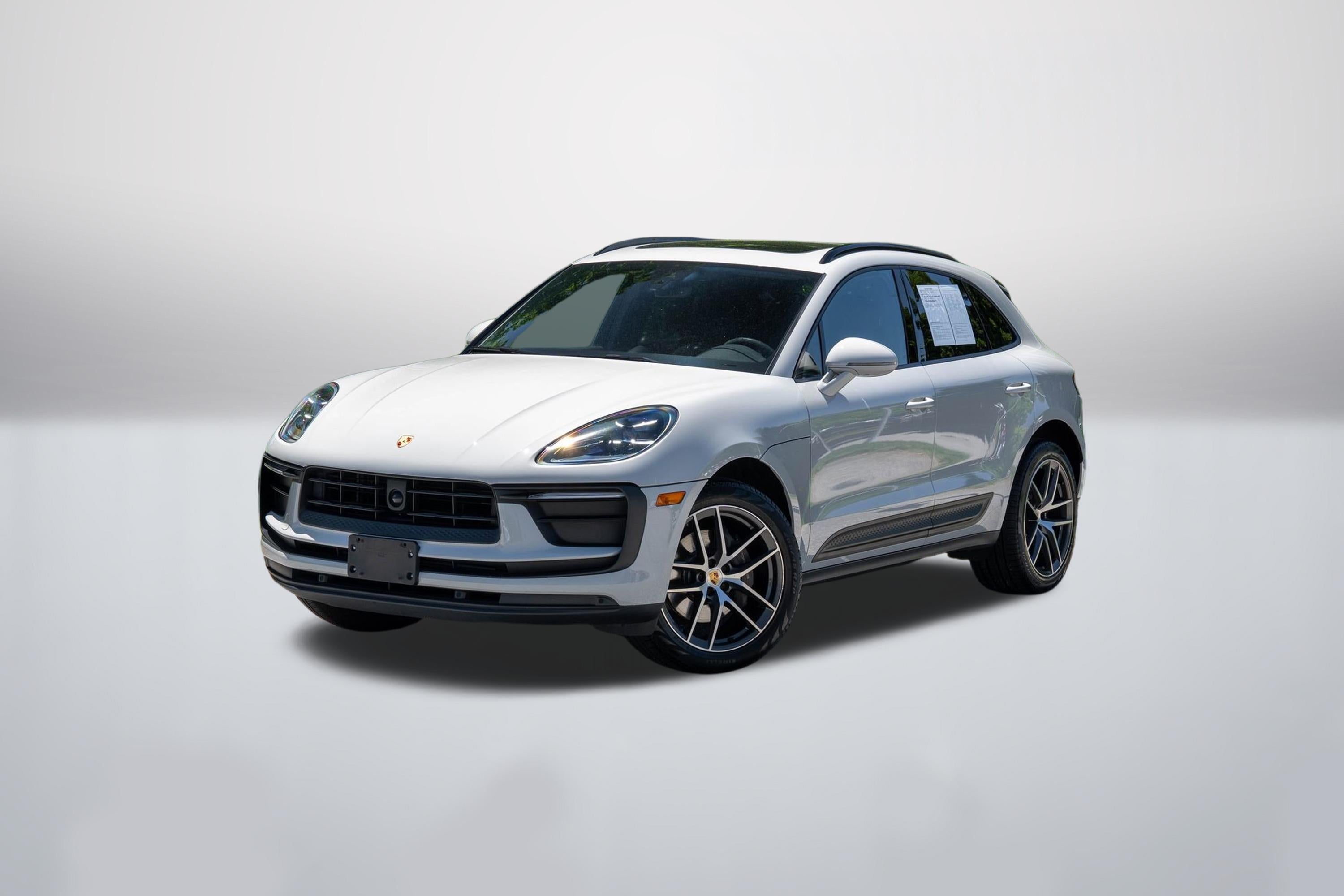 2023 Porsche Macan -'s photo