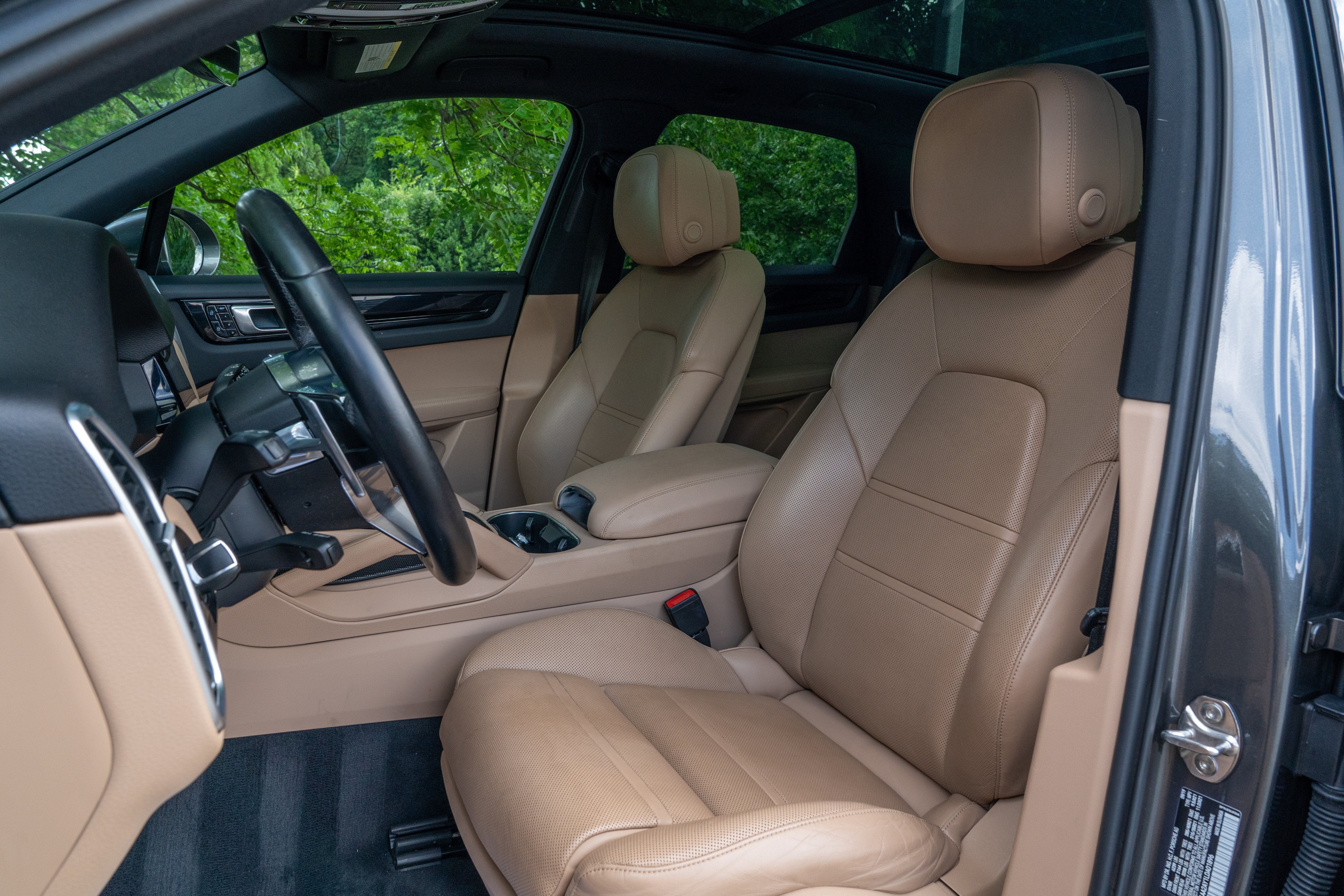 Used 2020 Quartzite Grey Metallic Porsche Base image 5