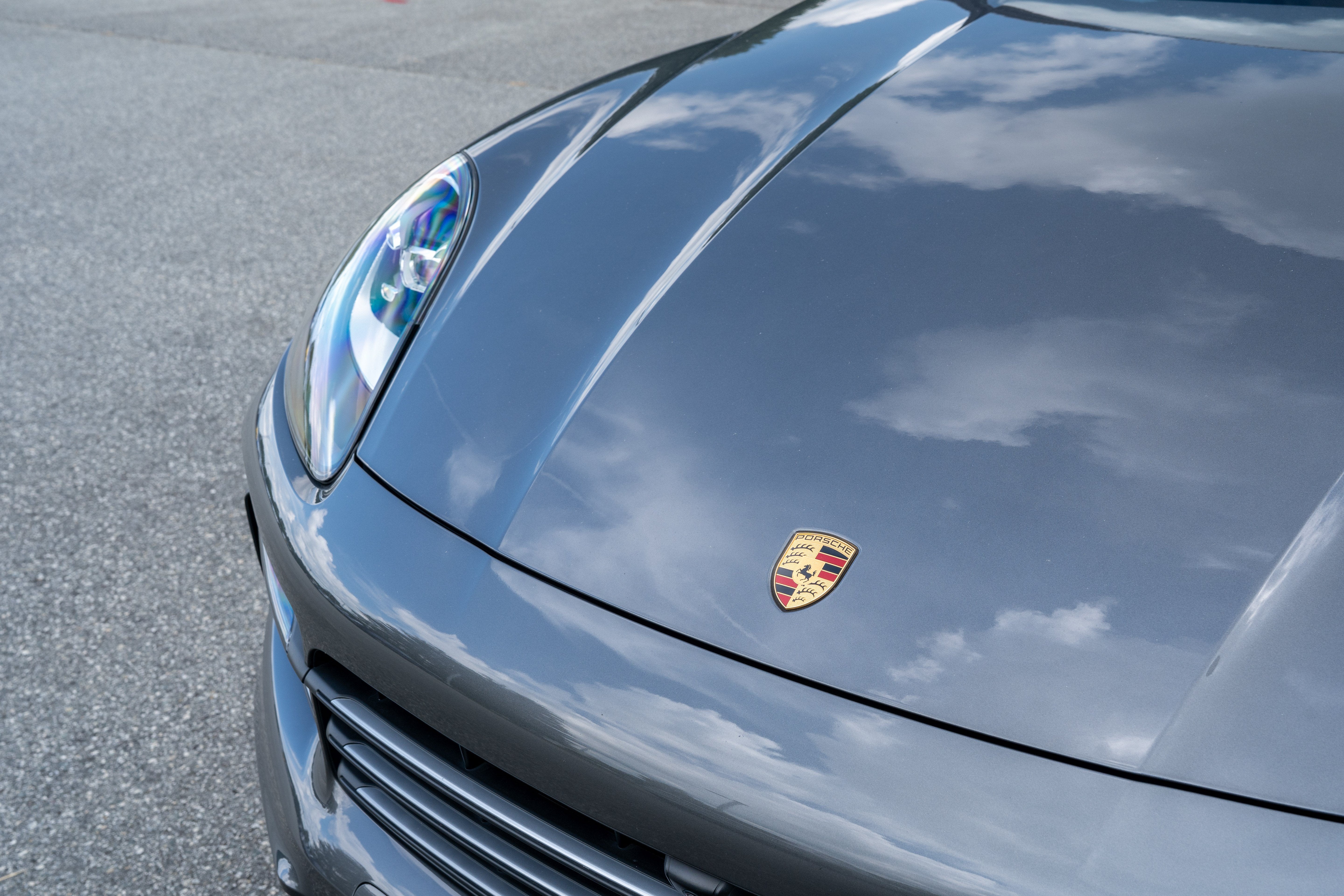 Used 2020 Quartzite Grey Metallic Porsche Base image 18