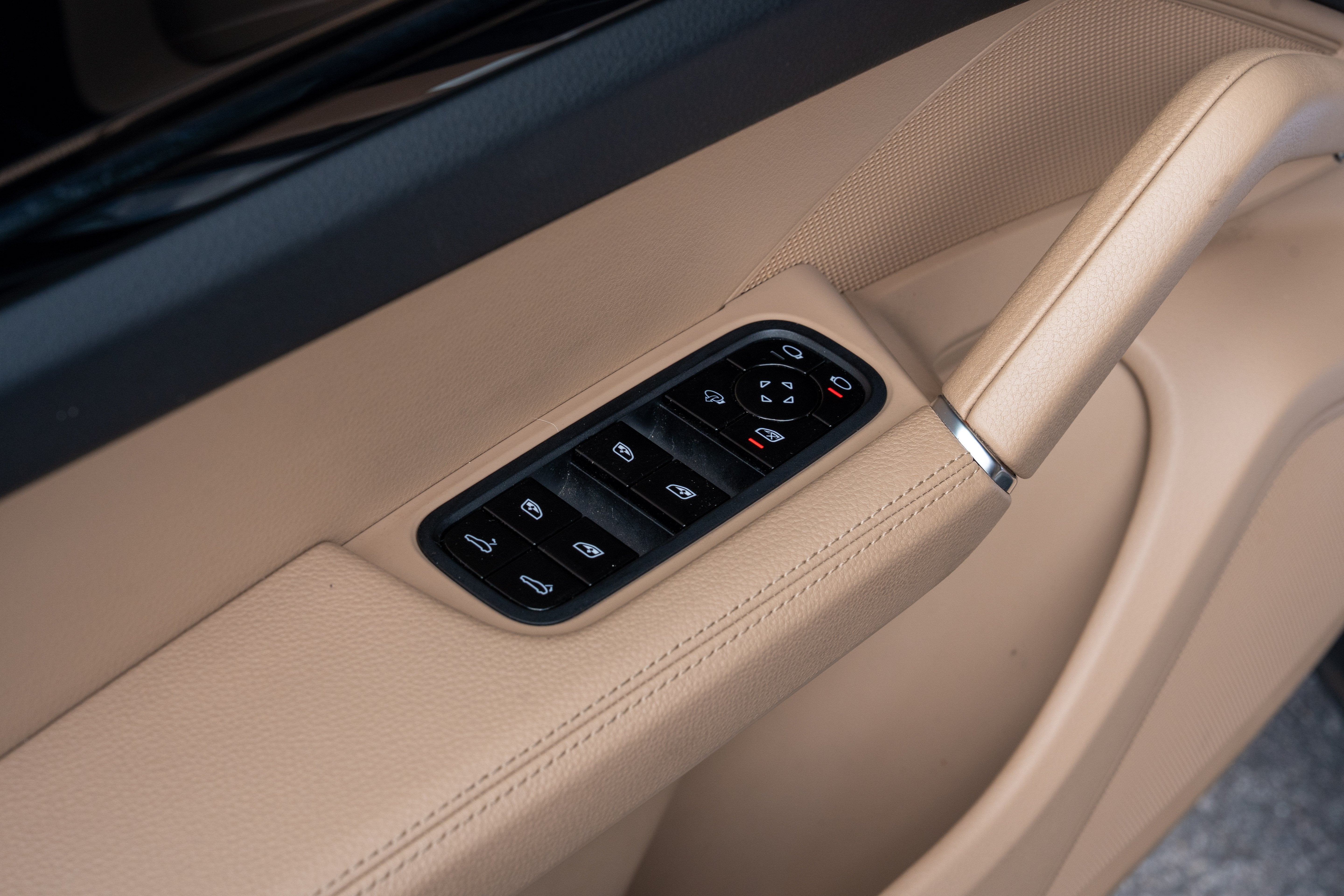 Used 2020 Quartzite Grey Metallic Porsche Base image 21