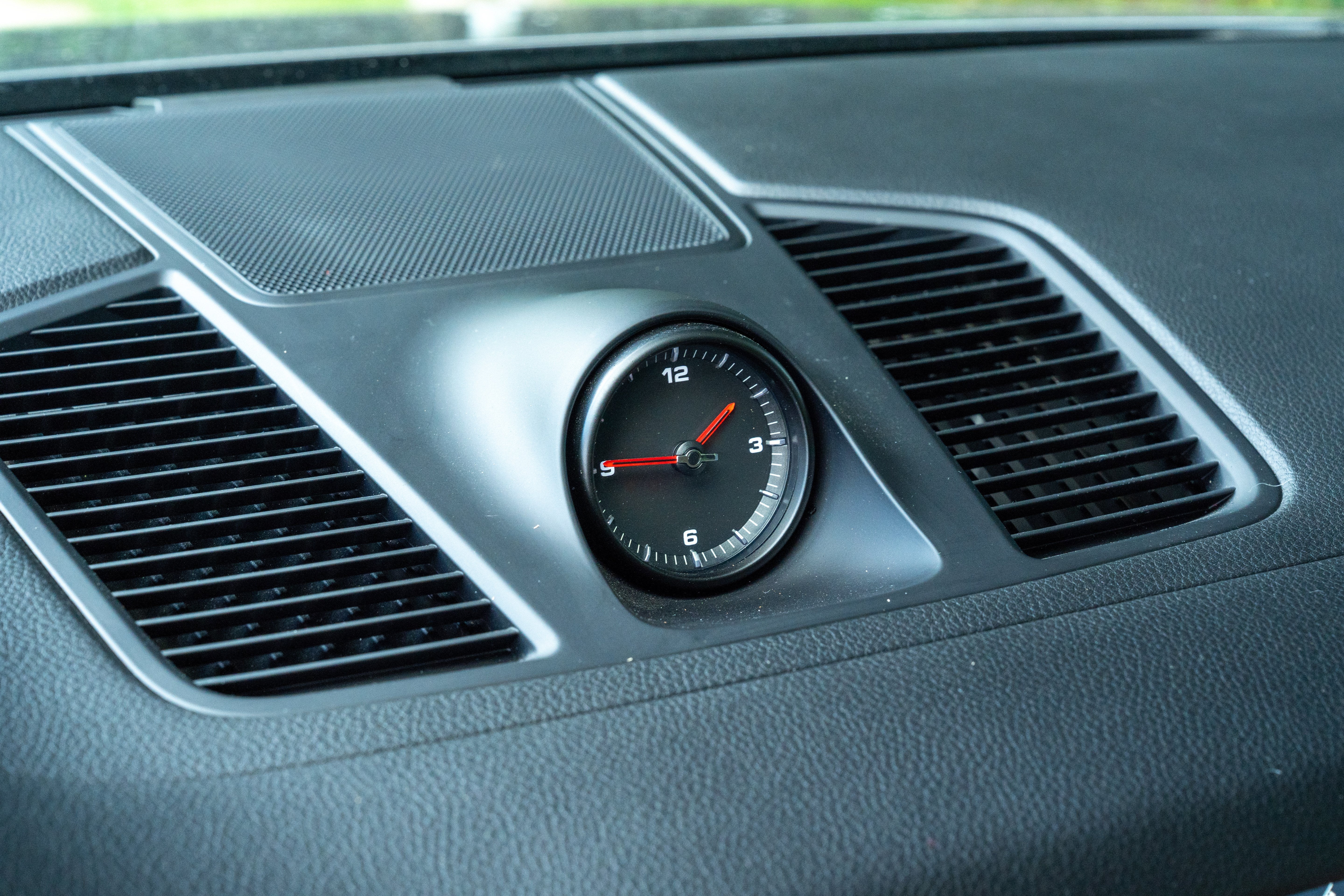 Used 2020 Quartzite Grey Metallic Porsche Base image 27