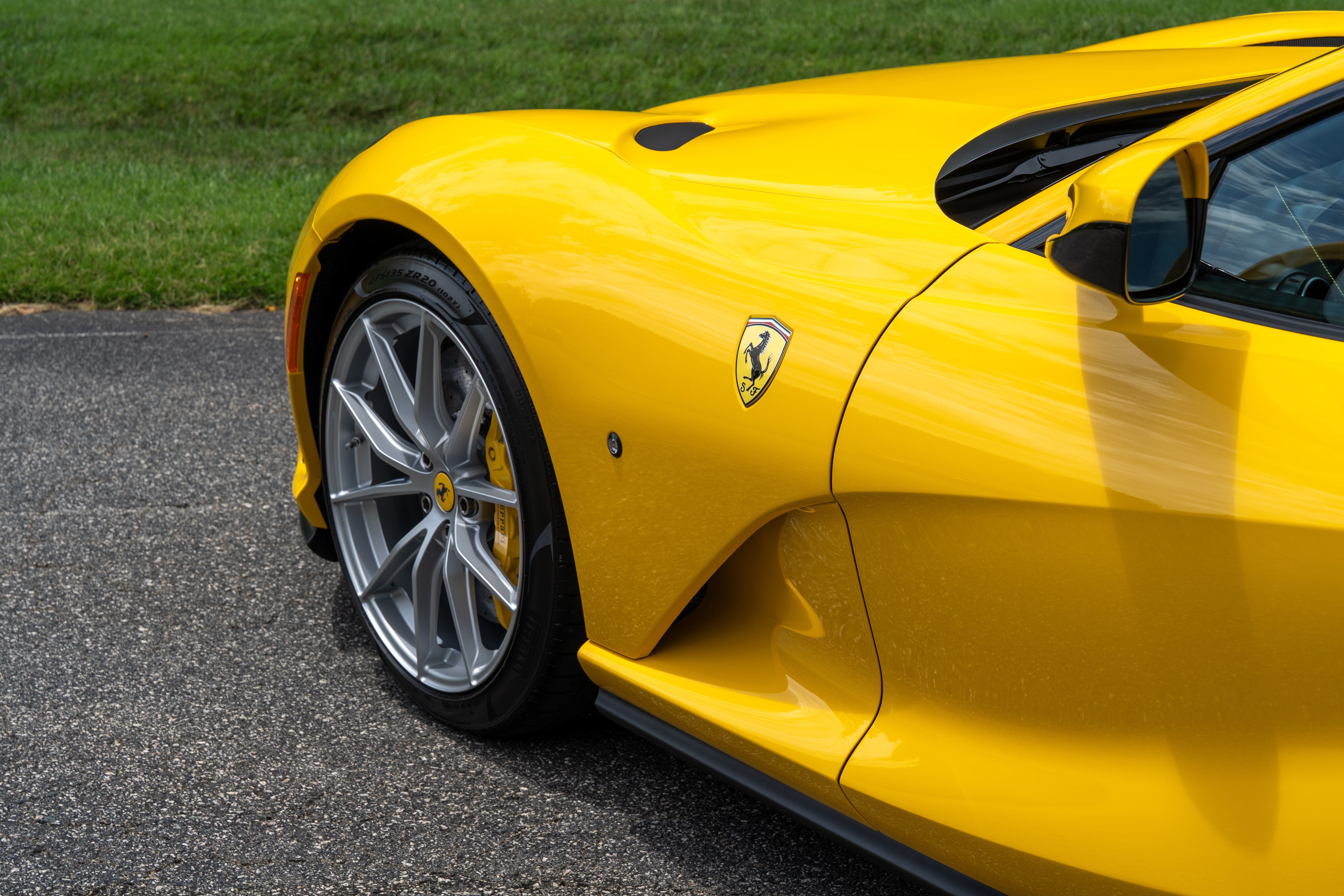 Certified Used 2019 Giallo Modena Ferrari  image 9