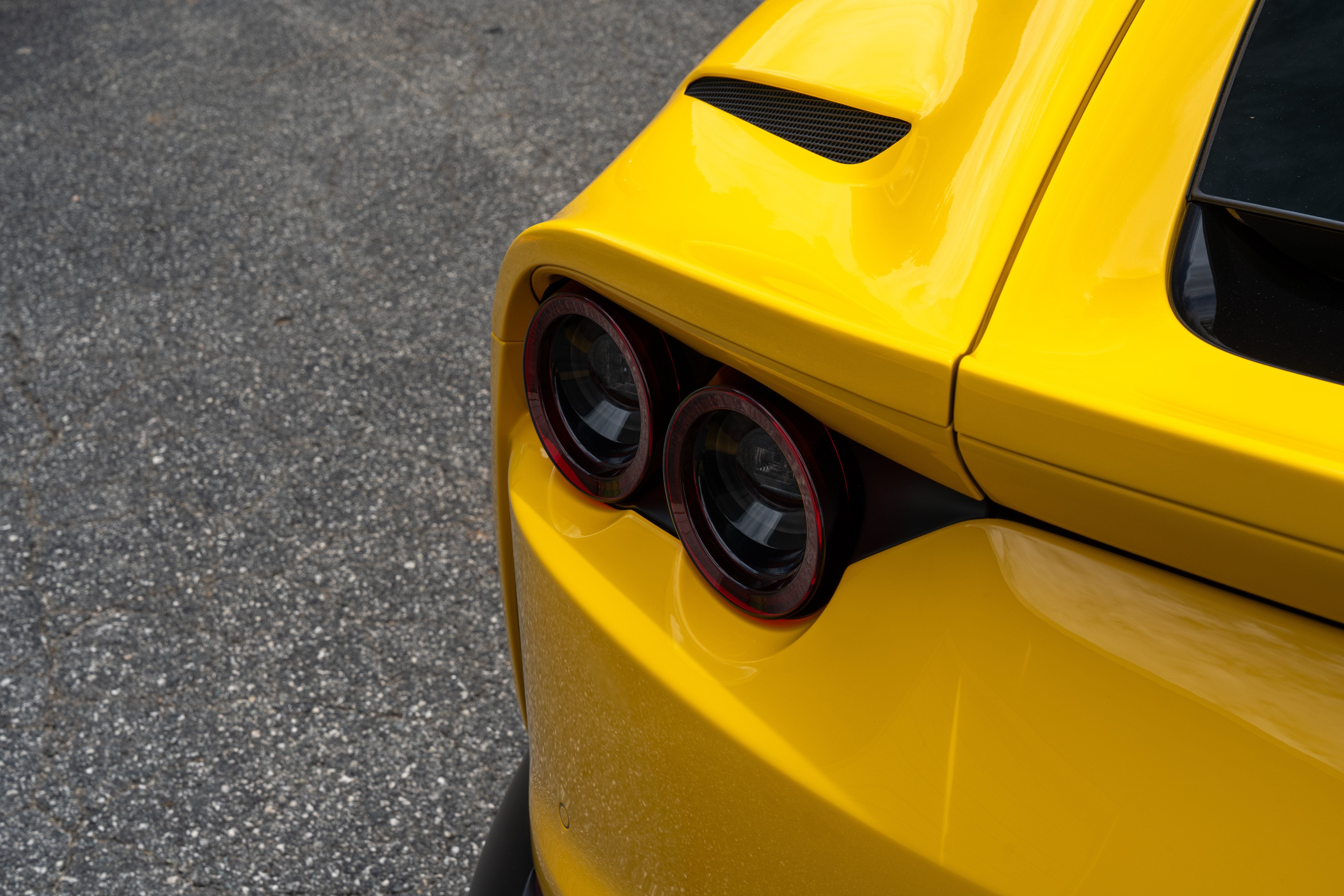 Certified Used 2019 Giallo Modena Ferrari  image 18