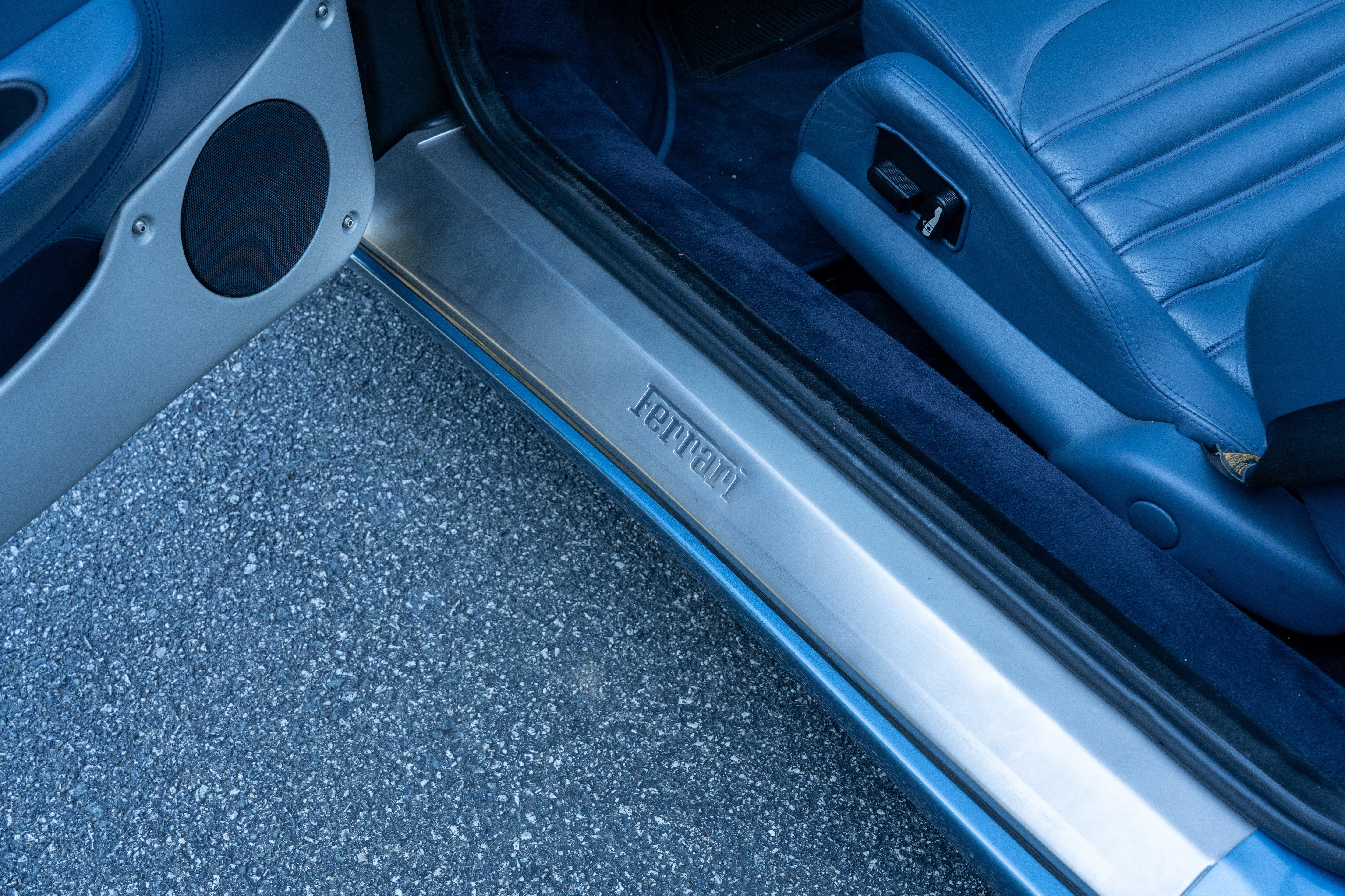 Used 2001 Azzurro California Ferrari  image 28