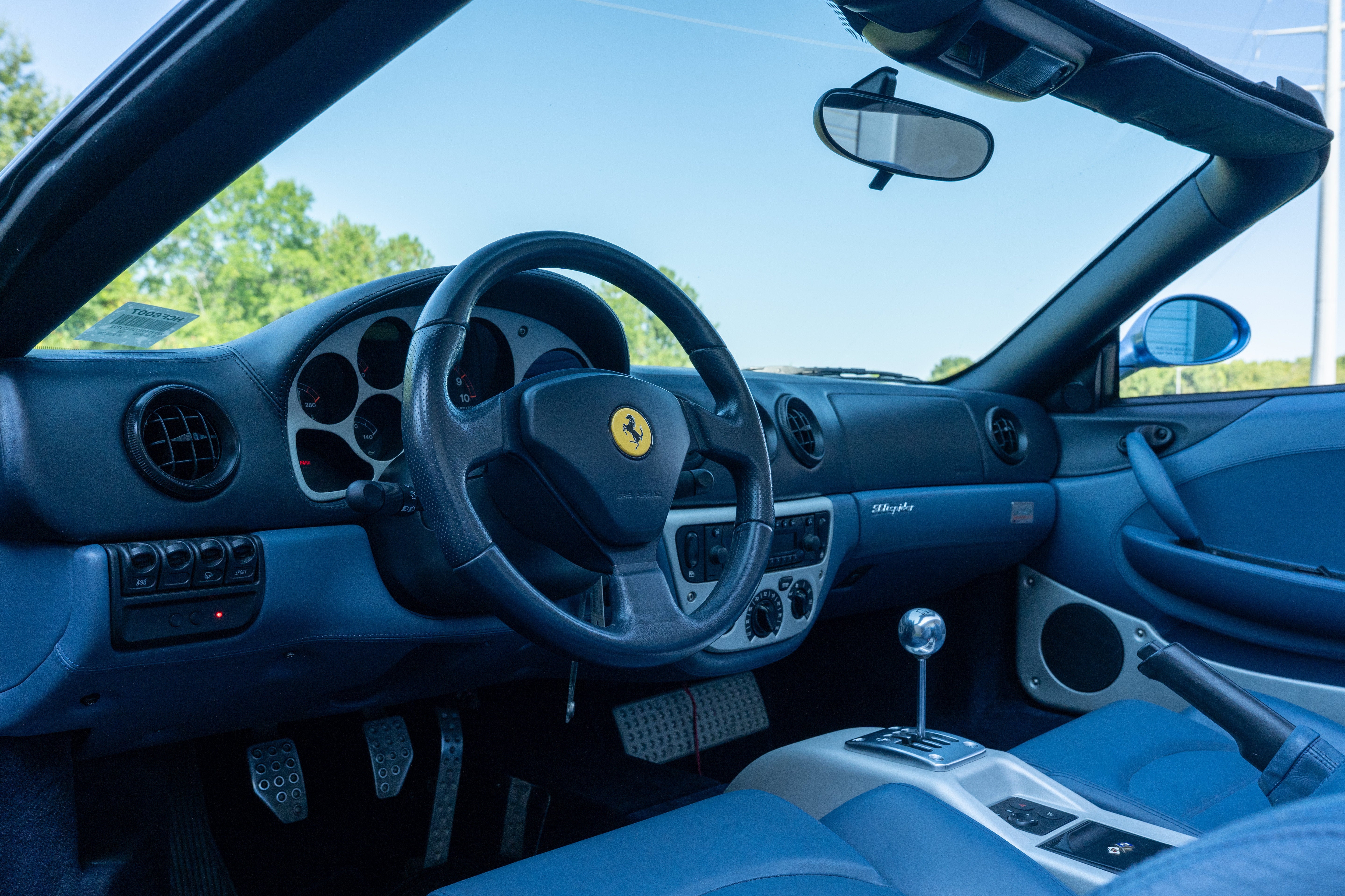 Used 2001 Azzurro California Ferrari  image 29