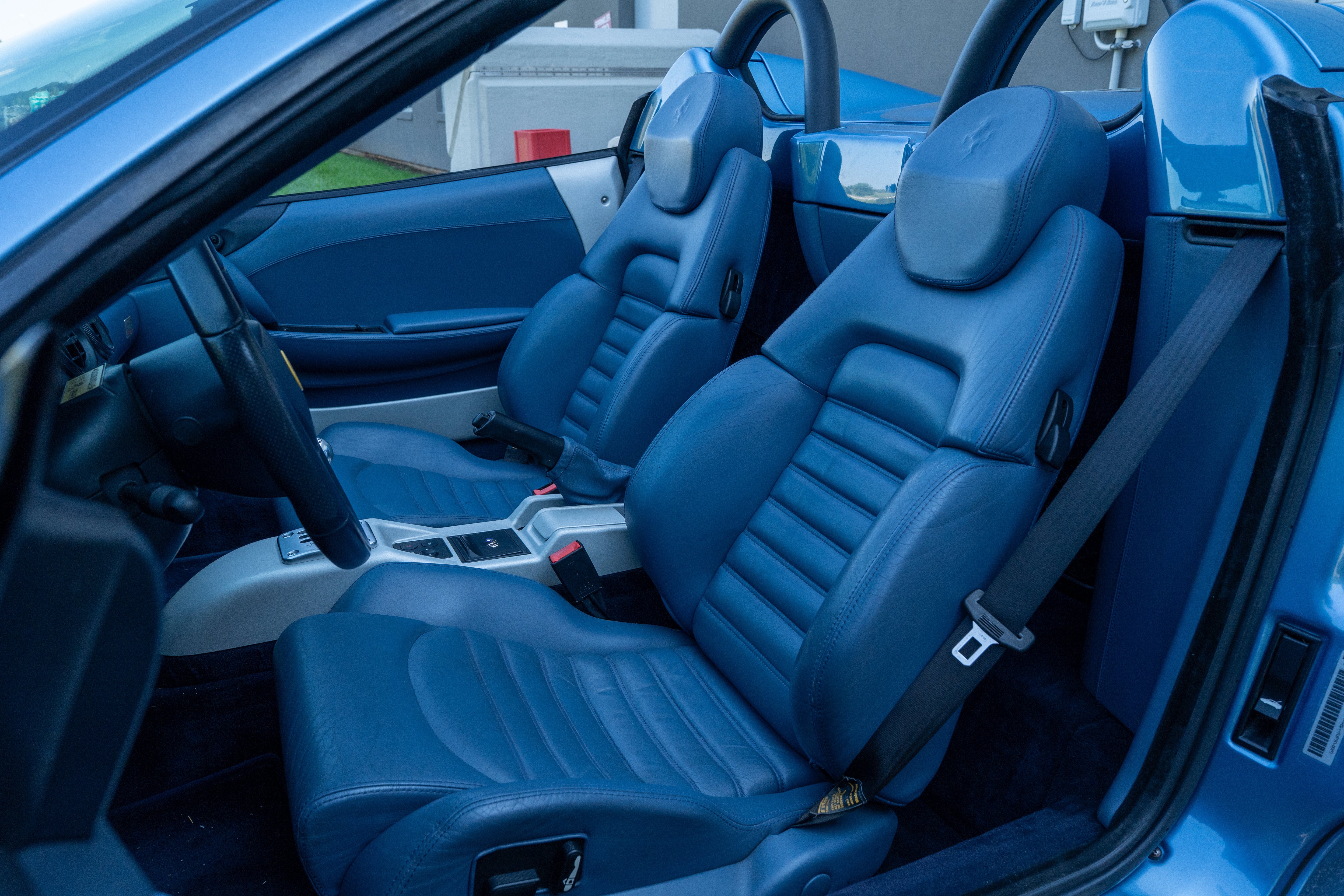 Used 2001 Azzurro California Ferrari  image 31