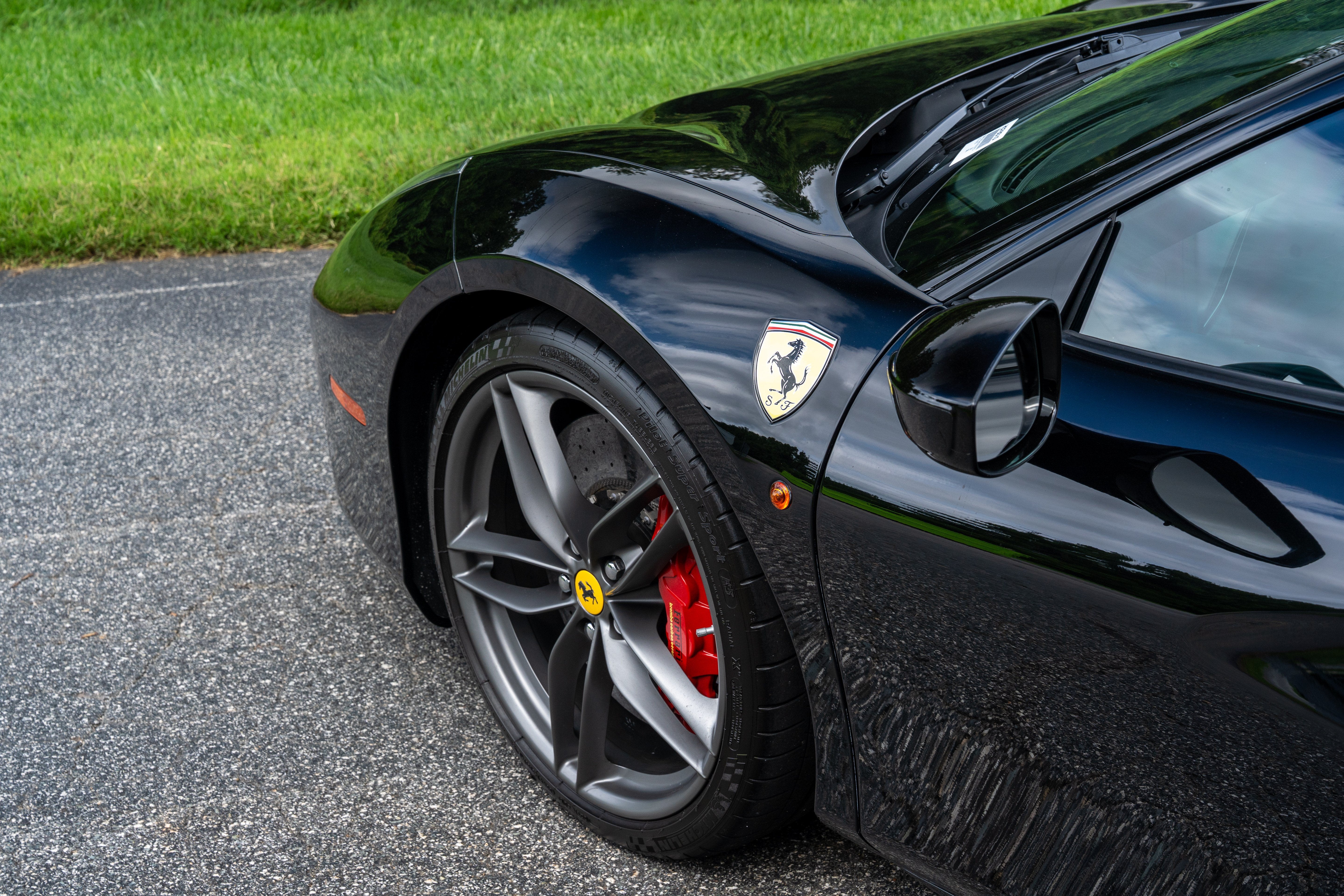 Certified Used 2018 Nero Ferrari  image 9
