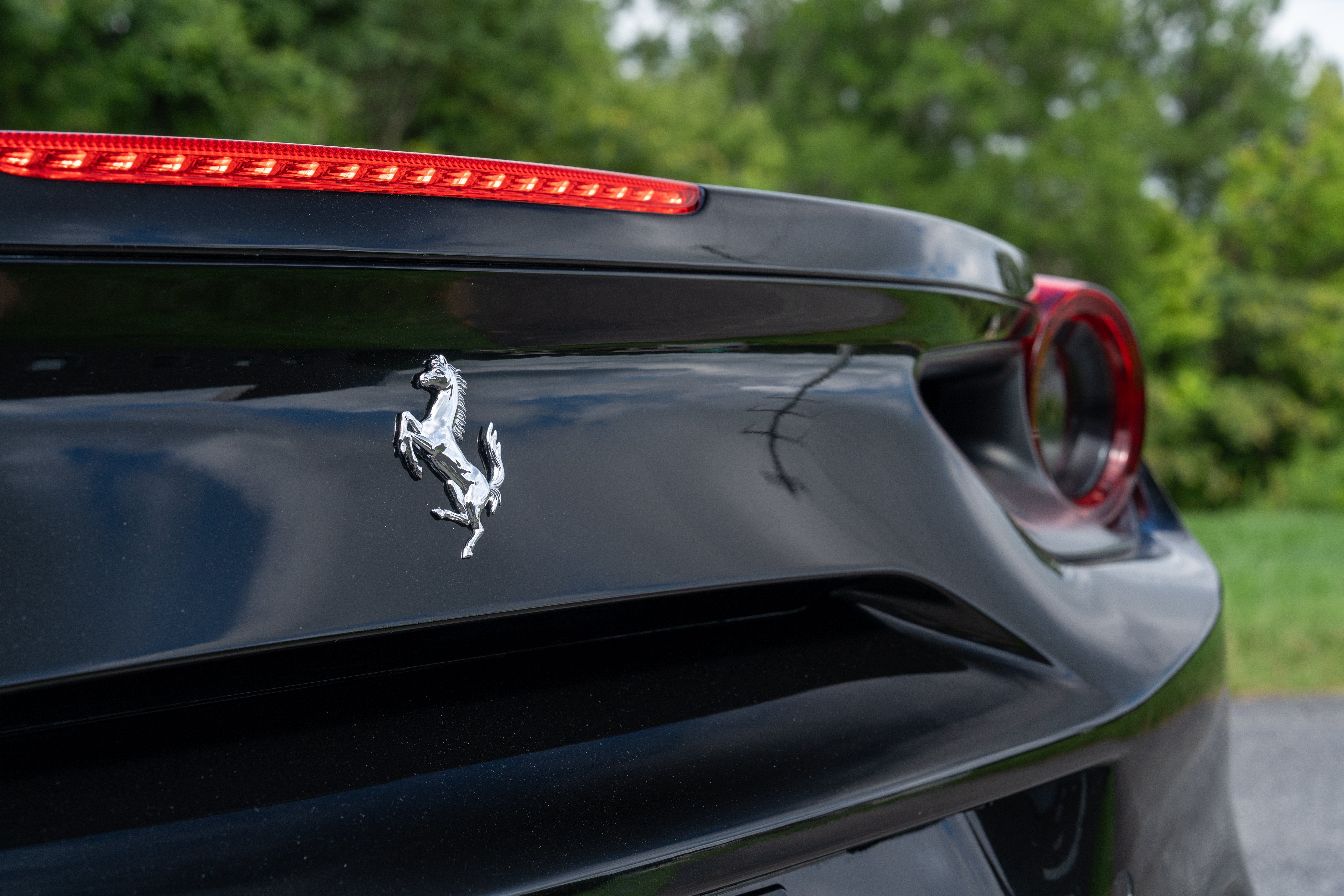 Certified Used 2018 Nero Ferrari  image 17