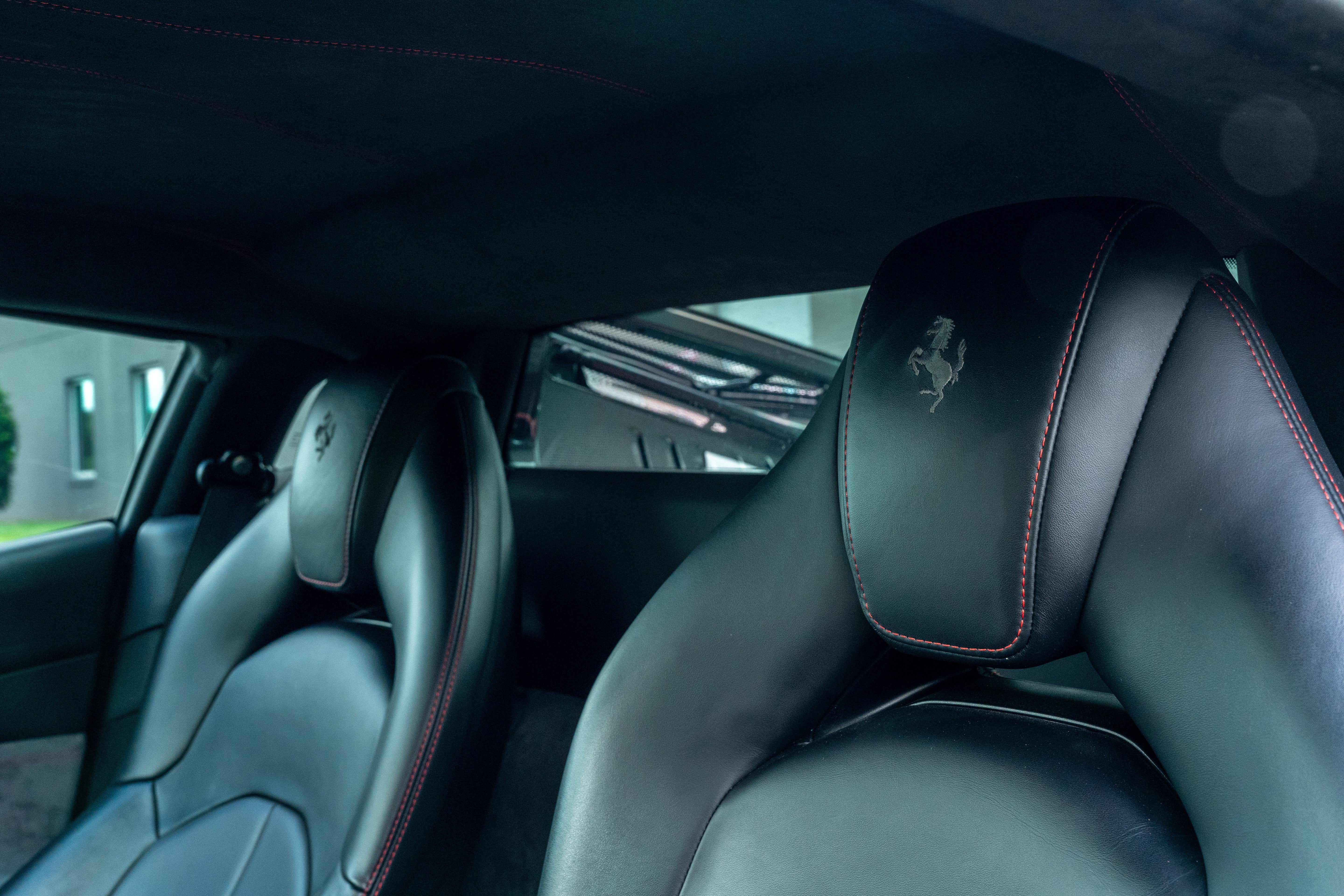 Certified Used 2018 Nero Ferrari  image 34