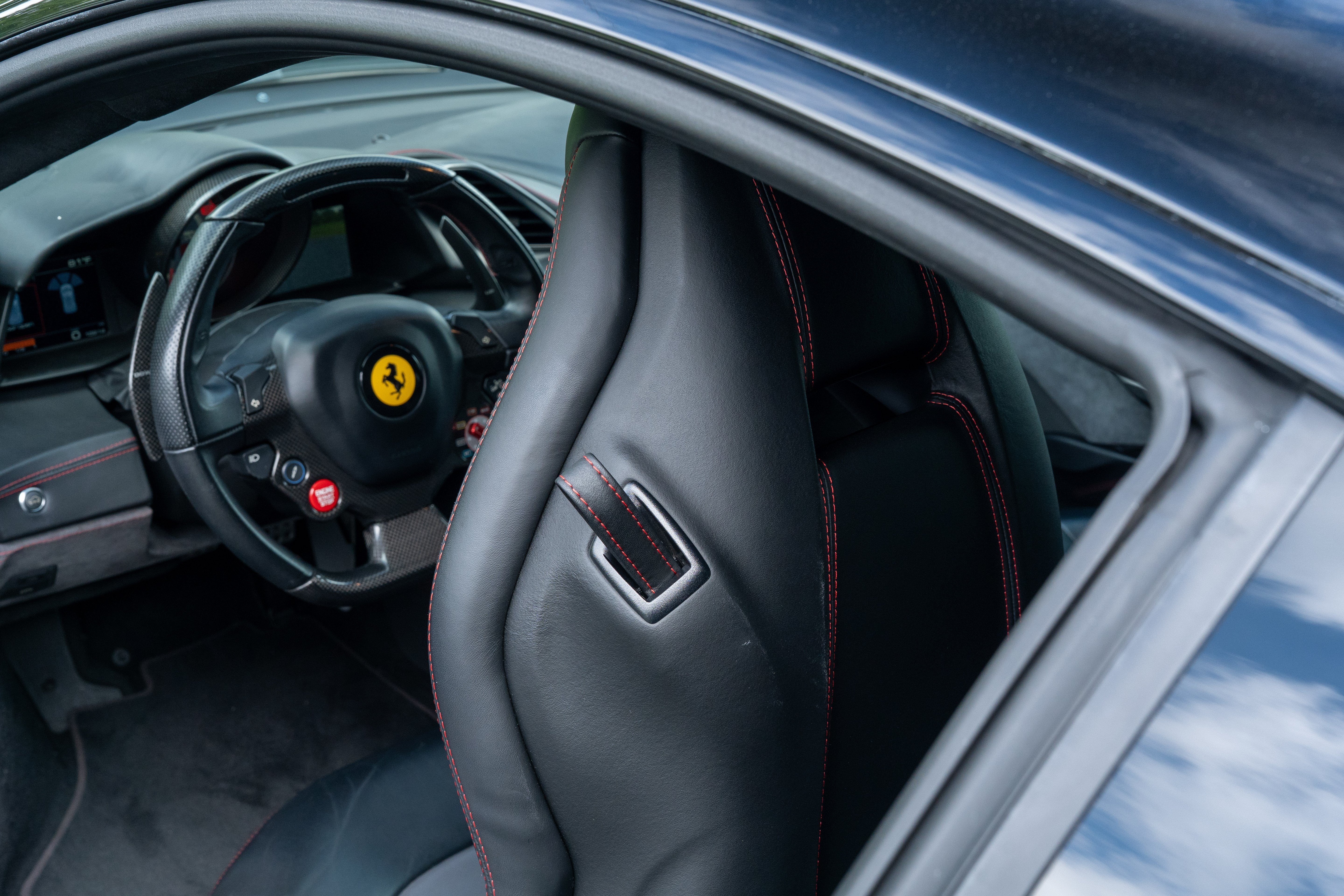 Certified Used 2018 Nero Ferrari  image 47