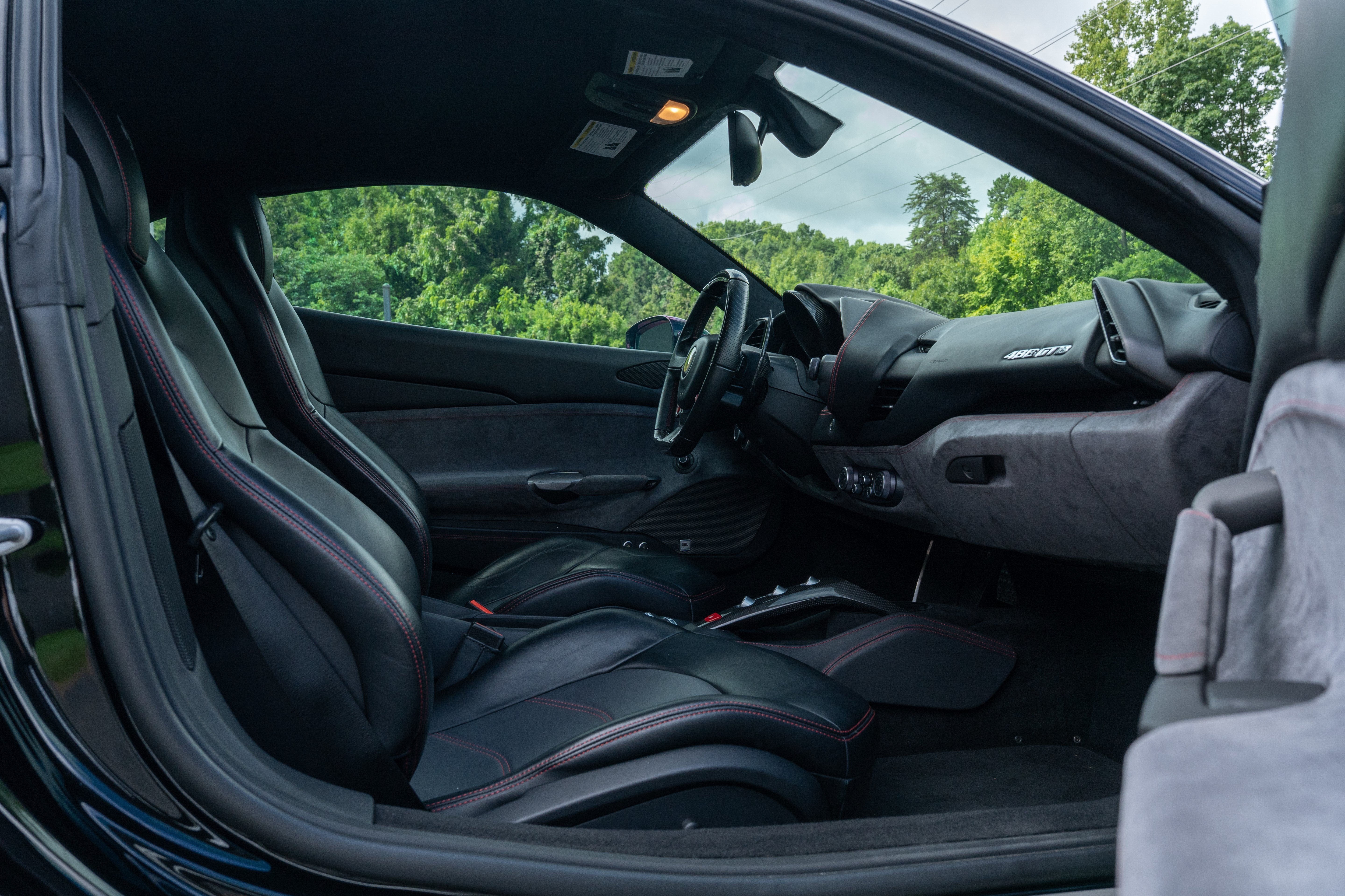 Certified Used 2018 Nero Ferrari  image 50