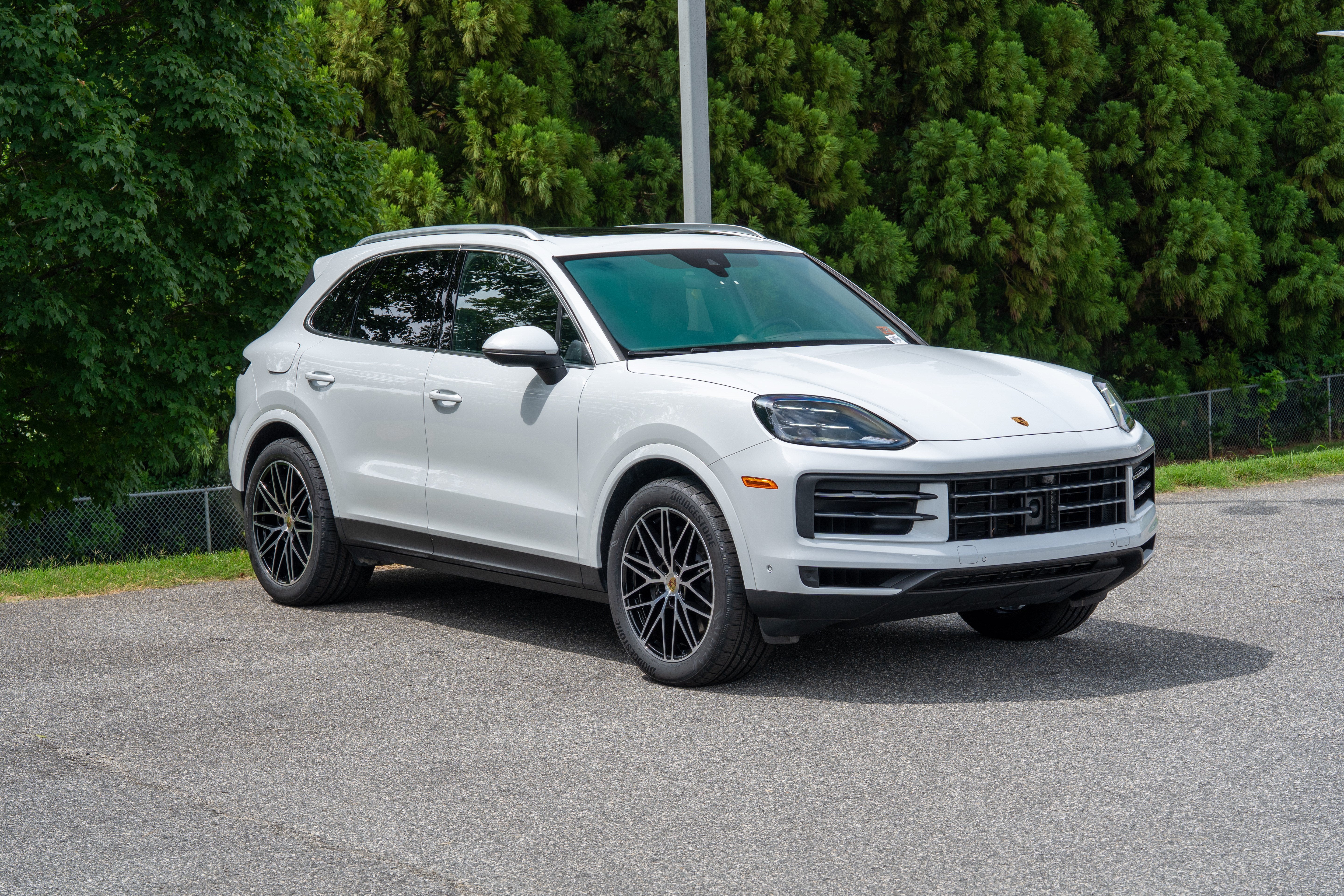Used 2024 Carrara White Metallic Porsche  image 9