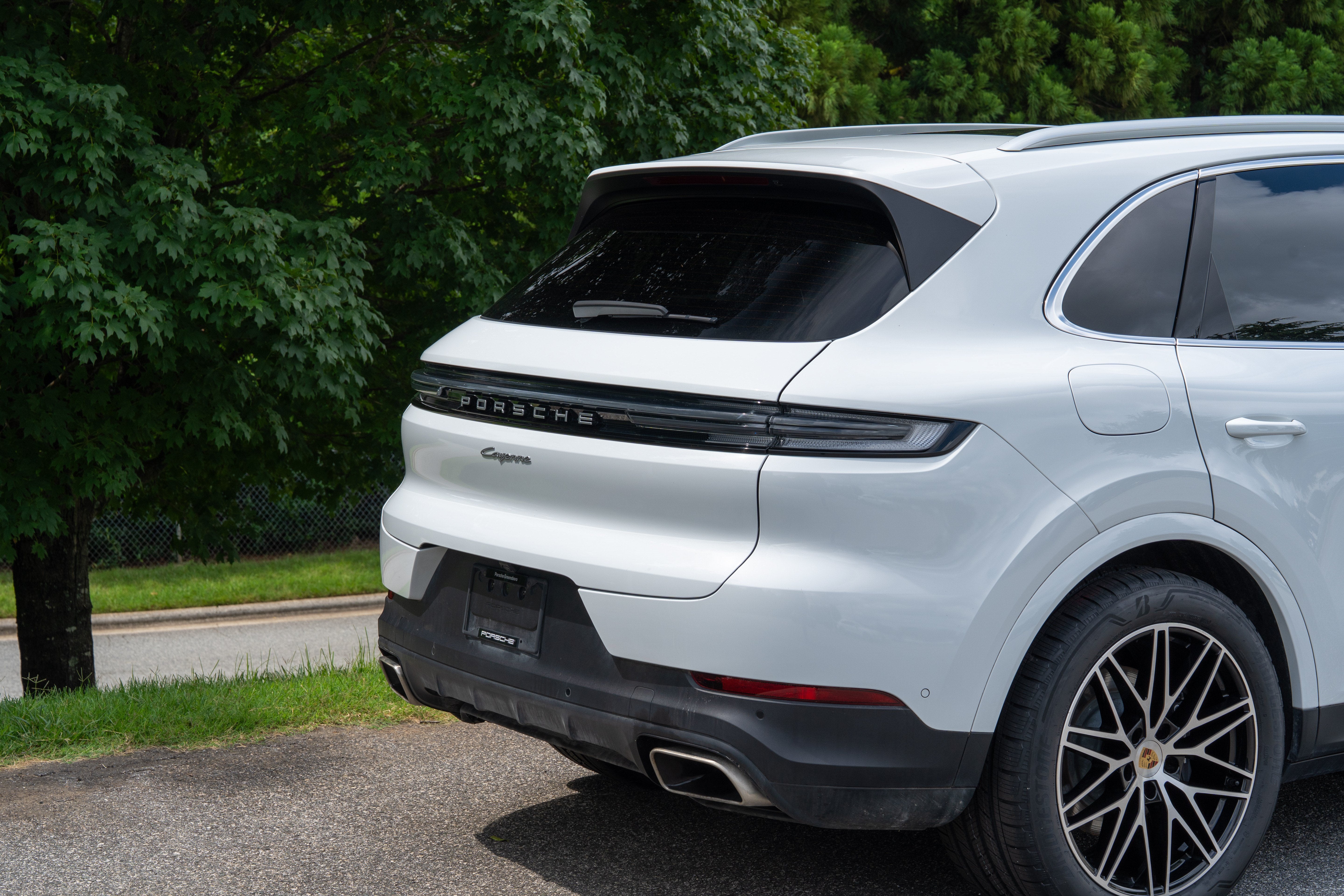 Used 2024 Carrara White Metallic Porsche  image 13