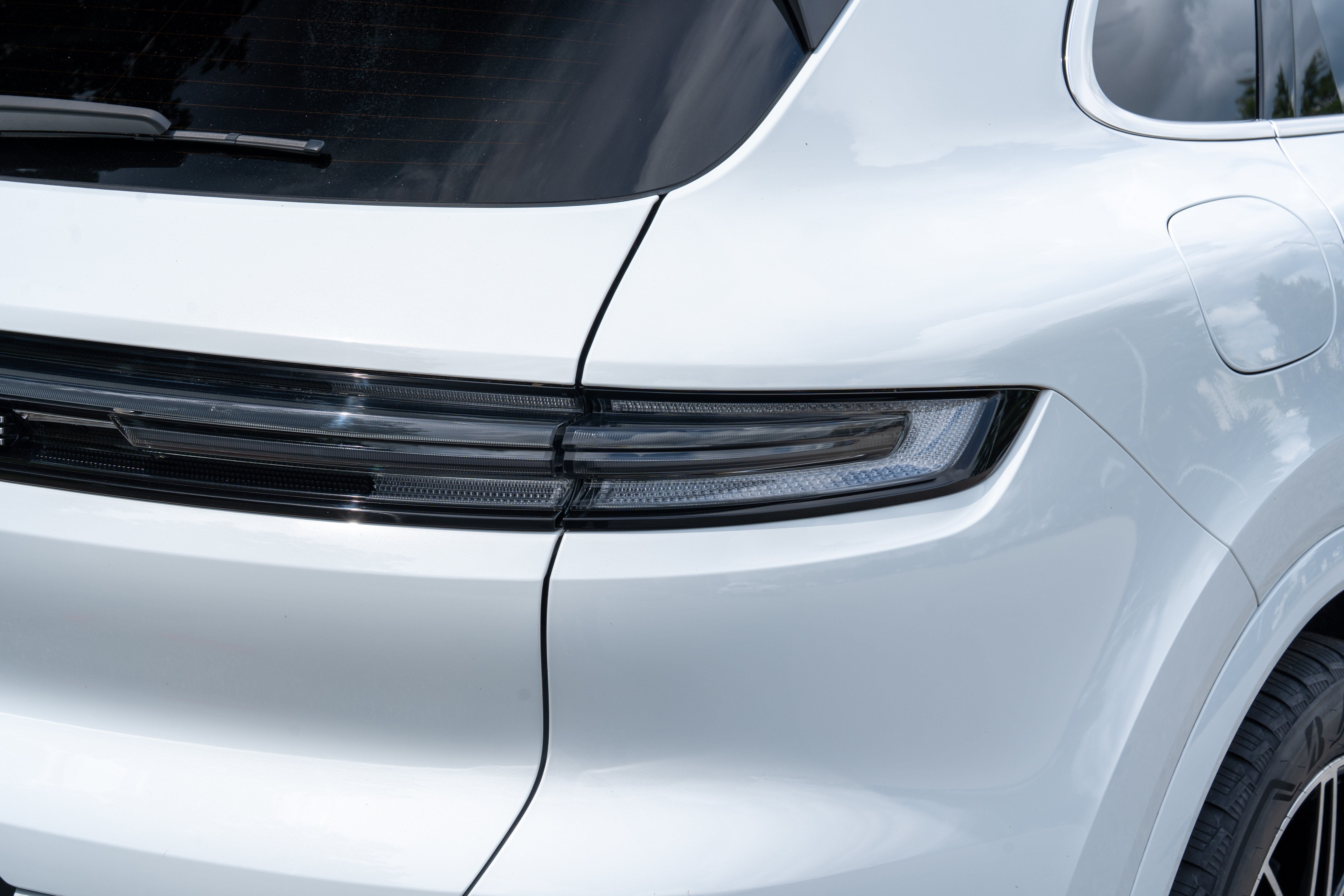 Used 2024 Carrara White Metallic Porsche  image 14